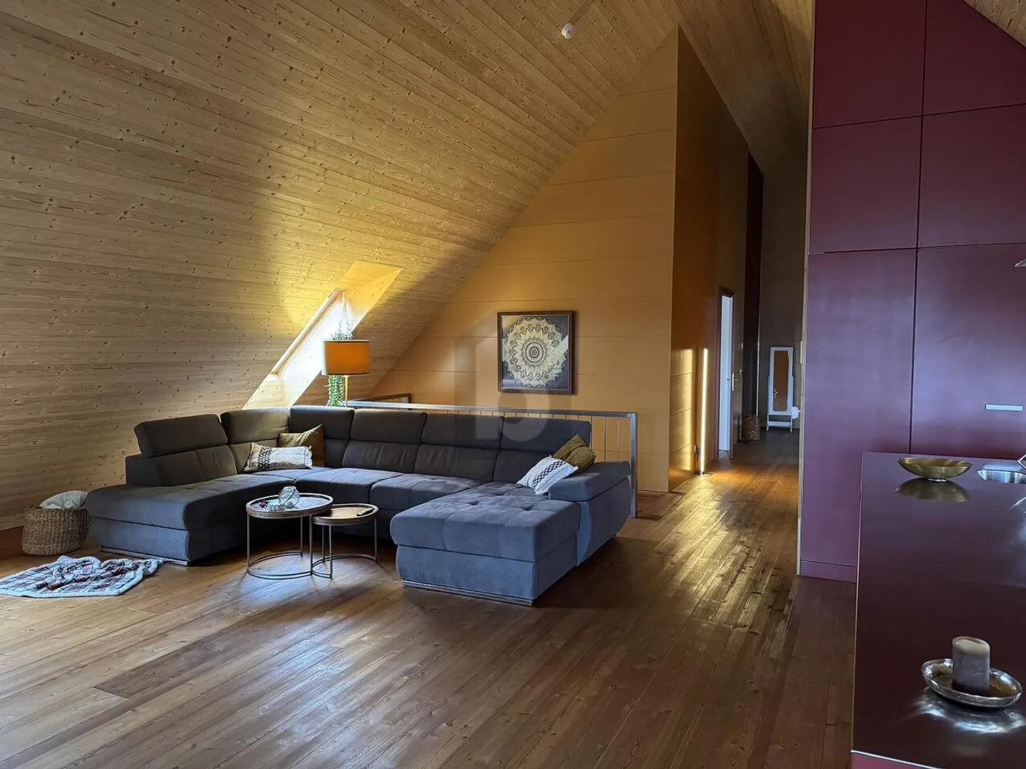 Penthouse for rent - Photo 3 of 6