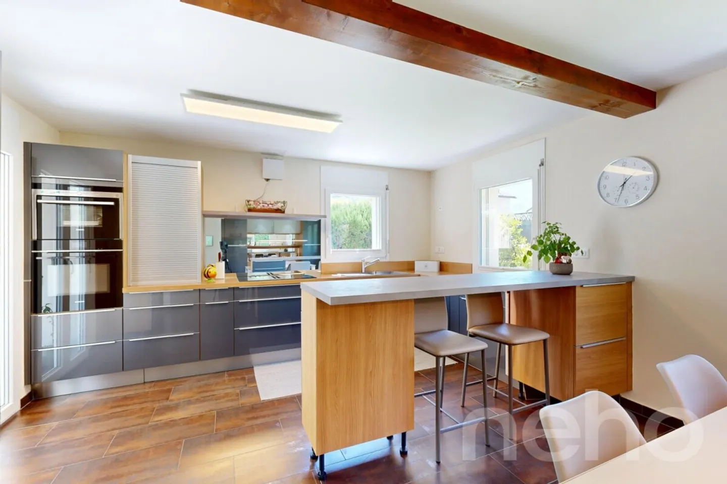 Spacious Semi-Detached Villa - Photo 5 of 12