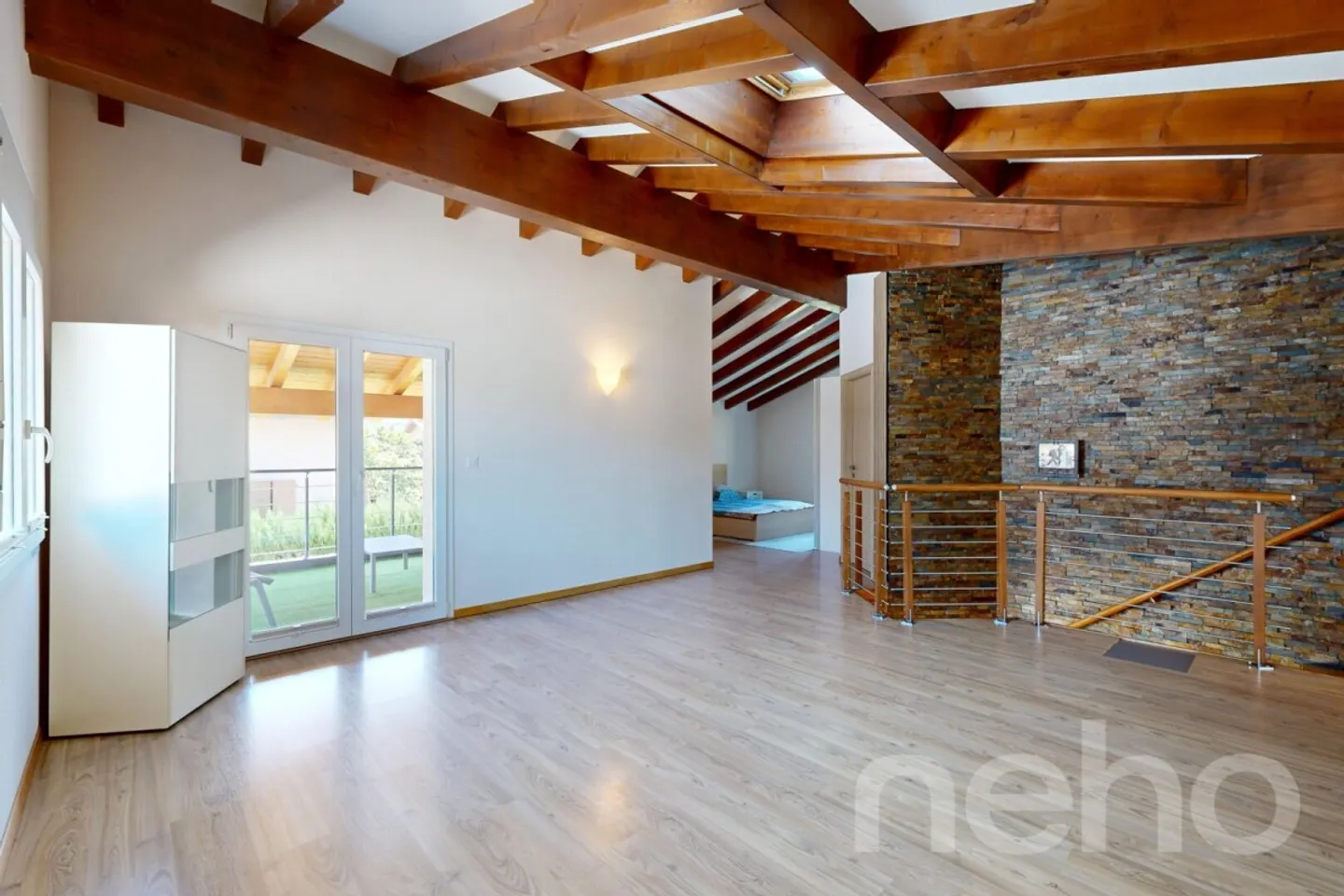 Spacious Semi-Detached Villa - Photo 7 of 12