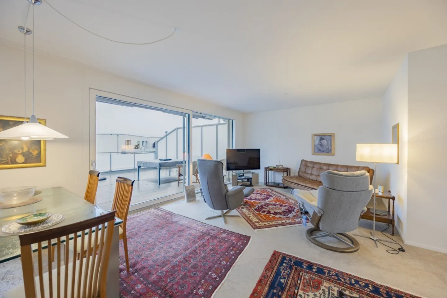 Moderne Attikawohnung mit Terrassen - Foto 6 von 13