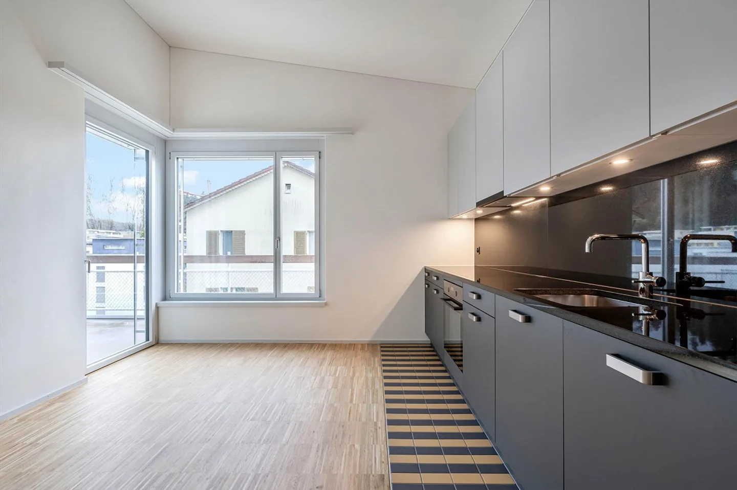 Dernier appartement de 4,5 pièces - Photo 2 sur 11