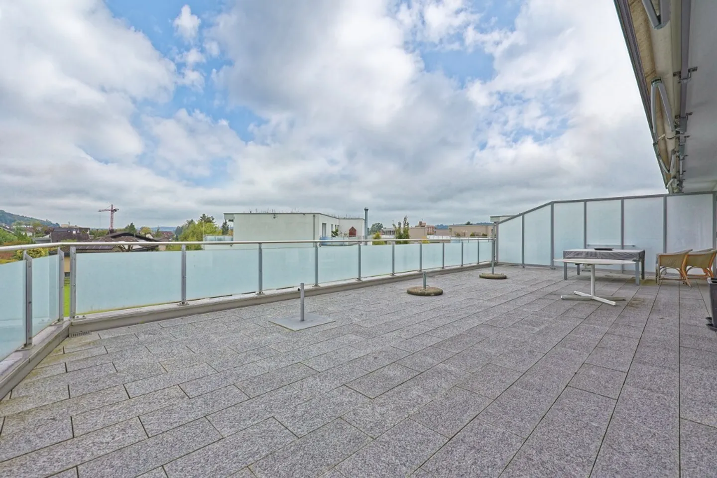 Moderne Attikawohnung mit Terrassen - Foto 10 von 13