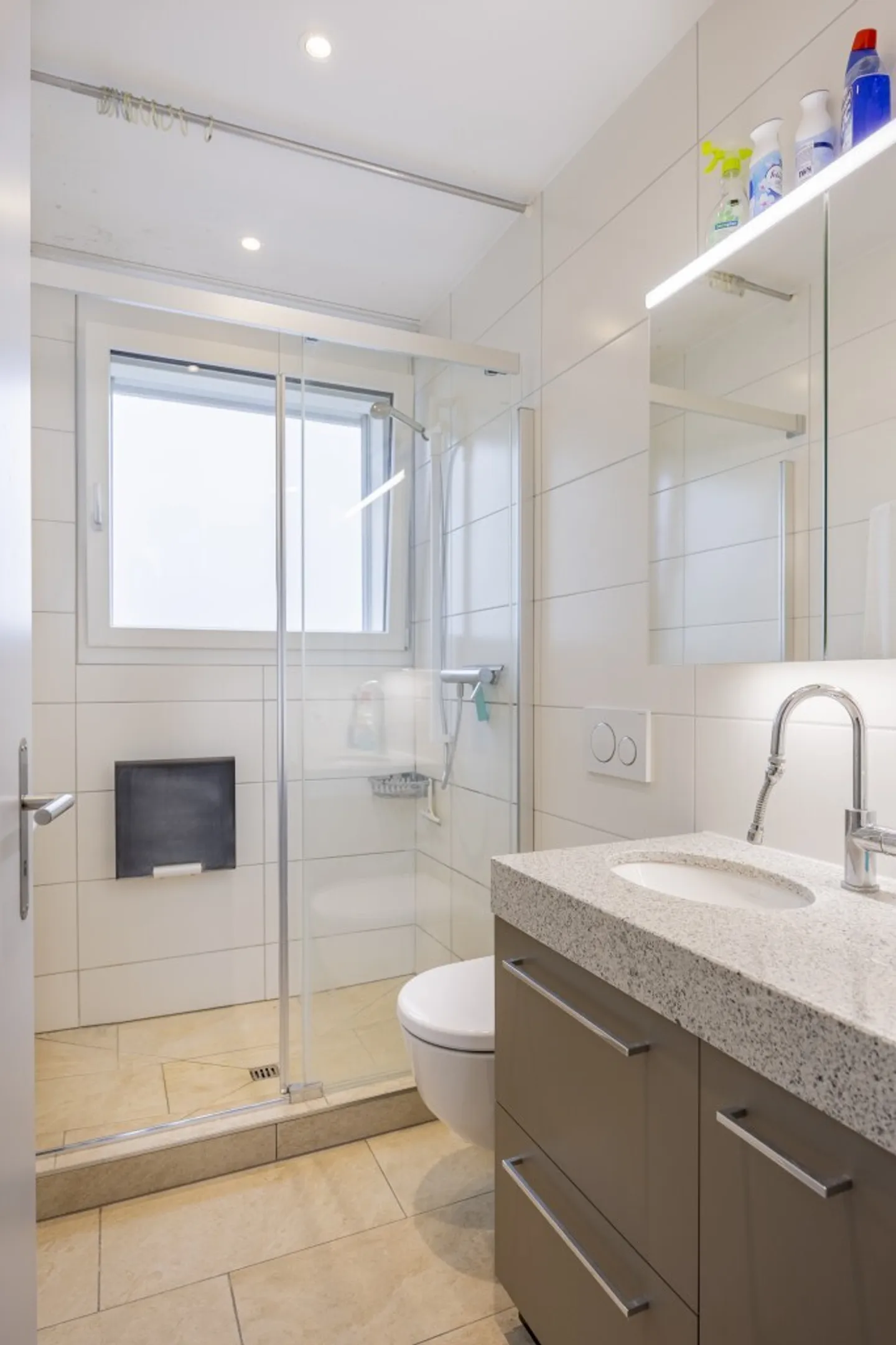 Moderne Attikawohnung mit Terrassen - Foto 12 von 13