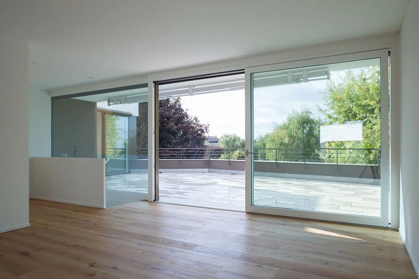 Edle Dachwohnung - Terrasse mit Weitblick - Eigentumsstandard - Photo 3 of 11