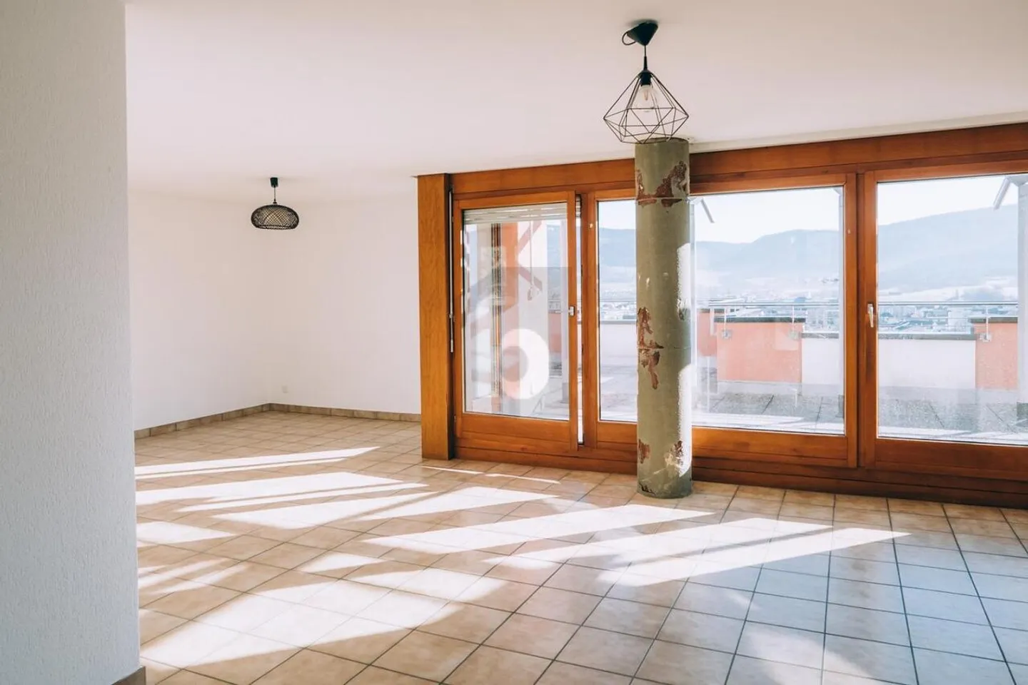 AUSGEZEICHNETE WOHNUNG MIT AUSGEZEICHNETER AUSSICHT - Foto 2 von 6