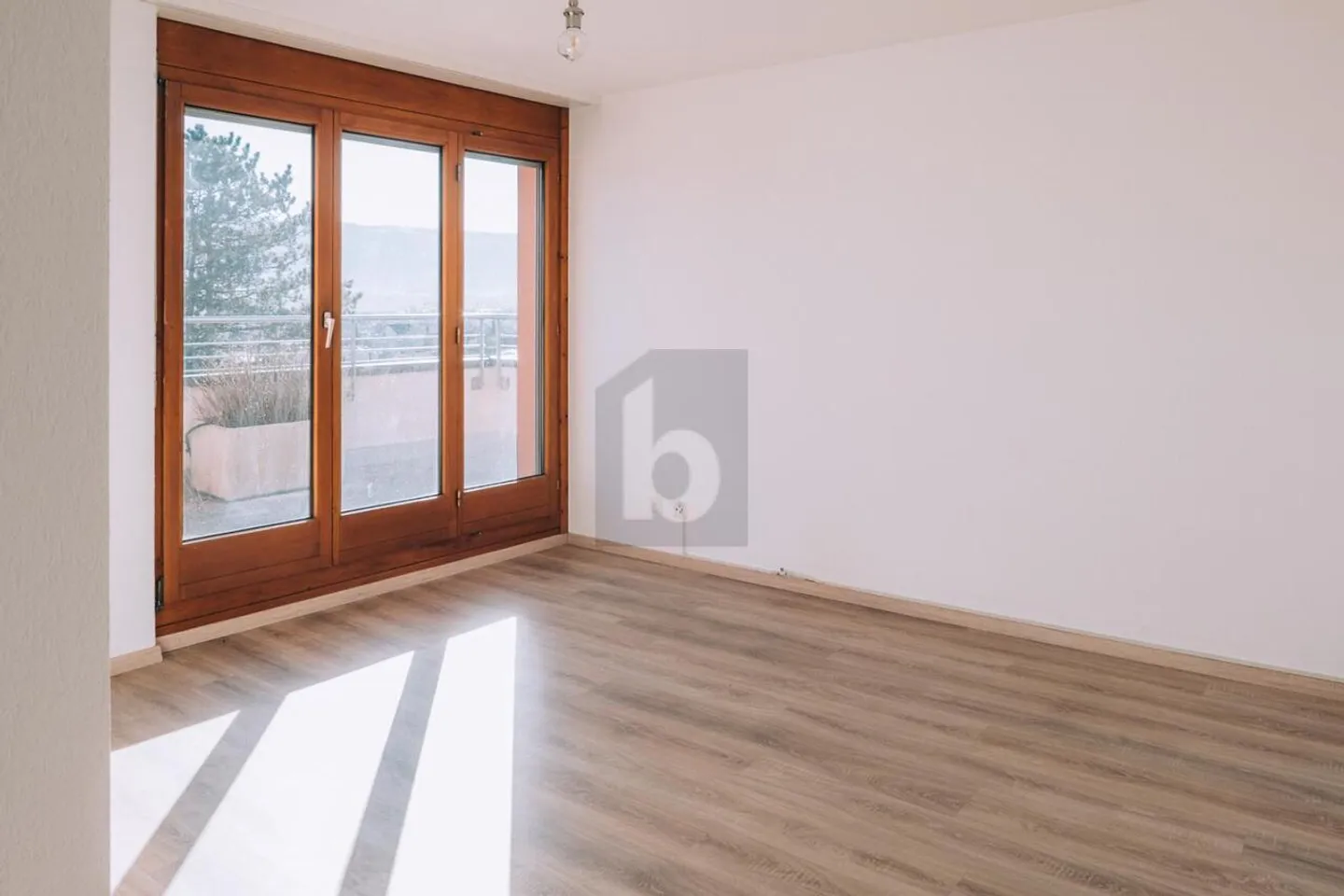 AUSGEZEICHNETE WOHNUNG MIT AUSGEZEICHNETER AUSSICHT - Foto 4 von 6