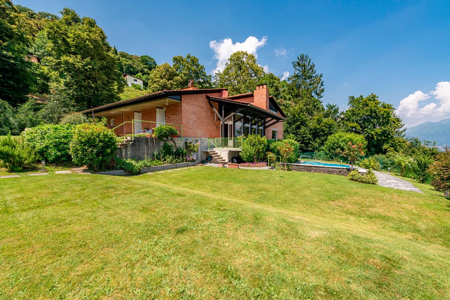 Villa architecturale avec vue sur le lac - Photo 25 sur 30