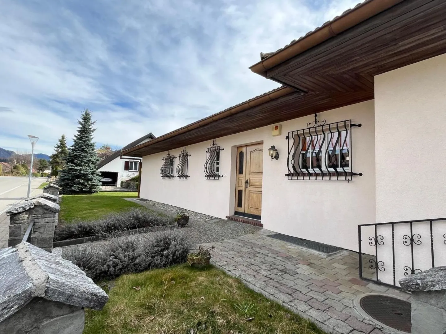 Einfamilienhaus zu vermieten - Foto 2 von 12