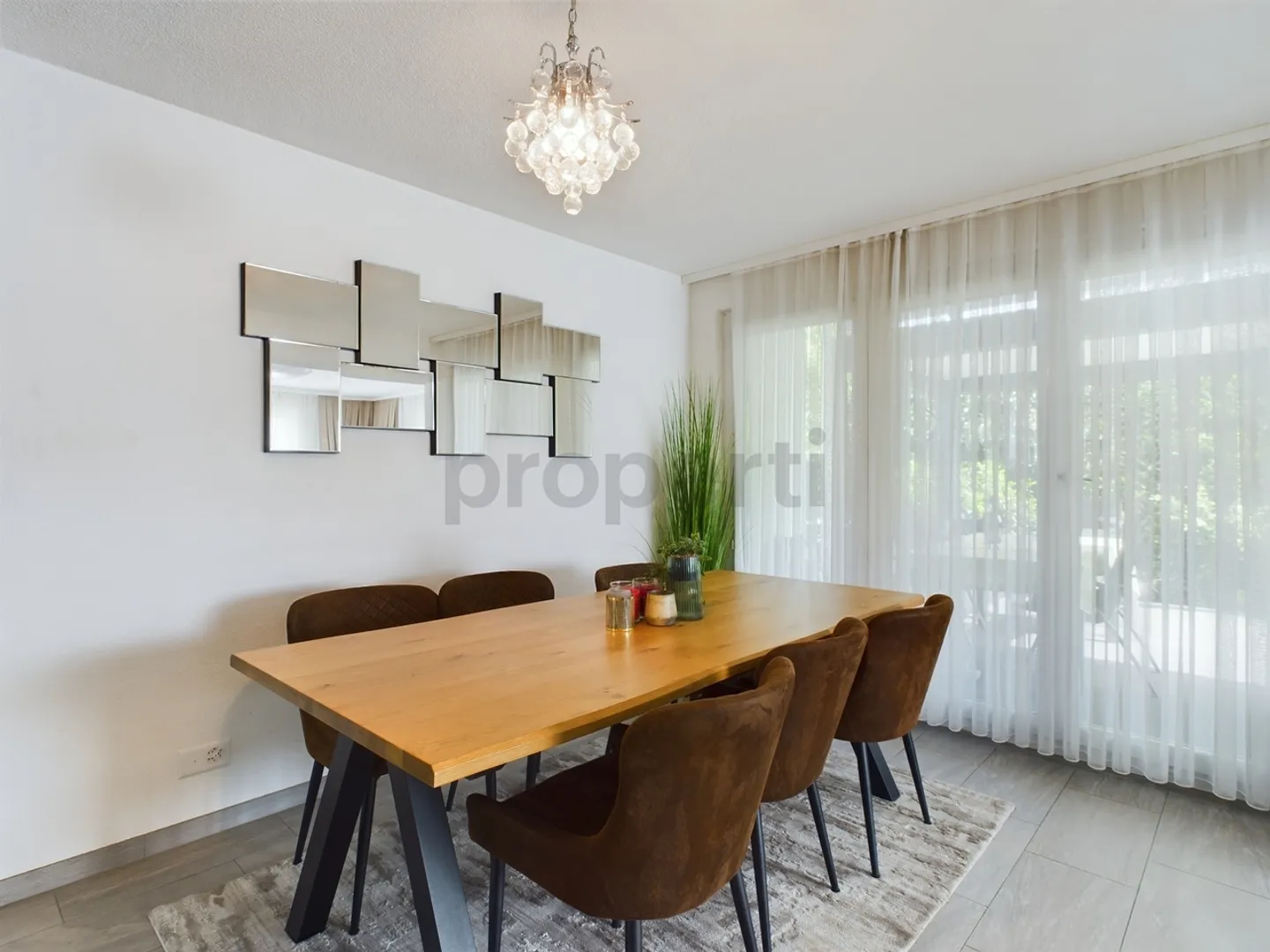 Casa unifamiliare con doppio vantaggio: Vivere e investire a Zofingen - Foto 1 di 13