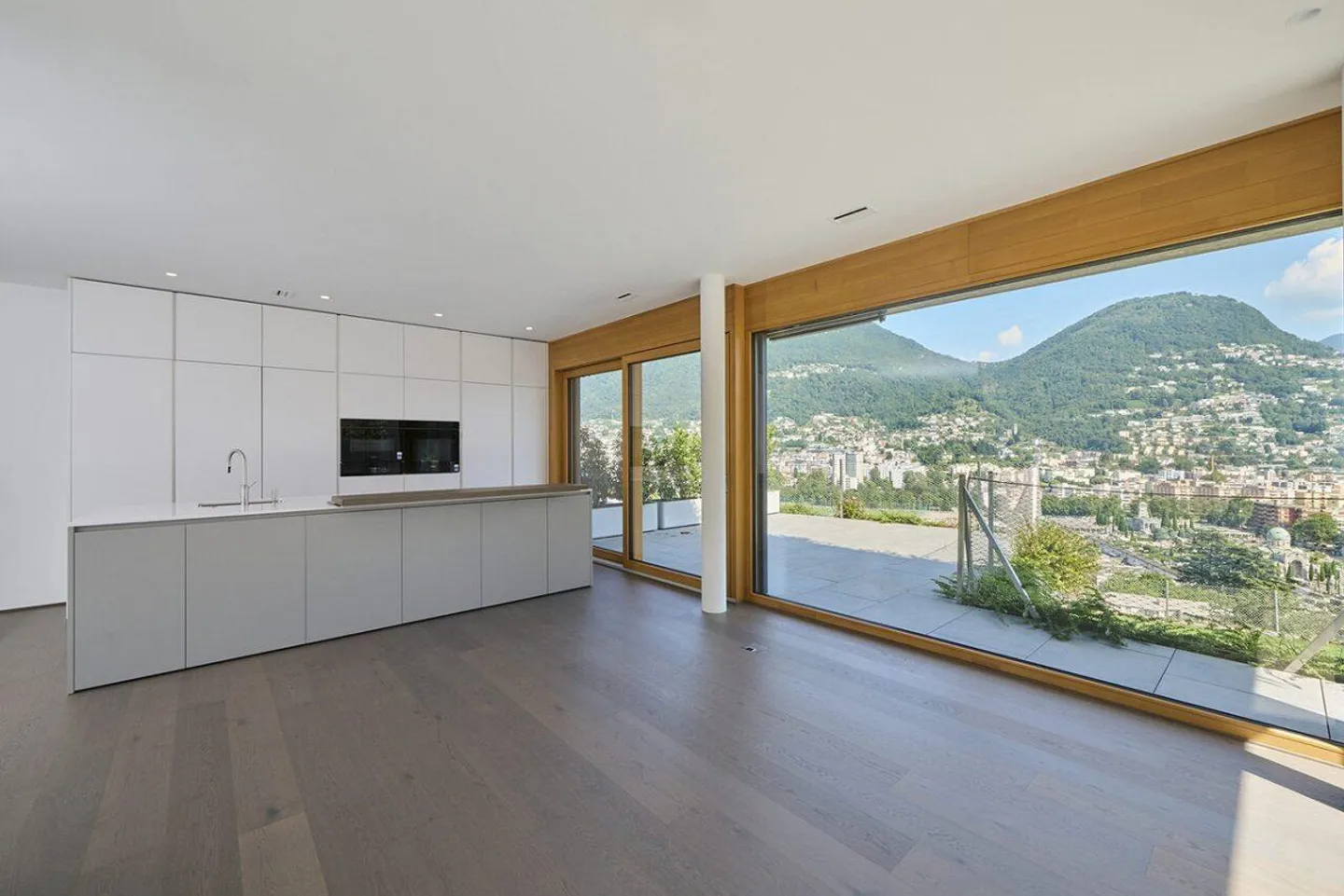 Penthouse for sale in Lugano with Terrace, Garden and Lake View - Photo 1 of 15