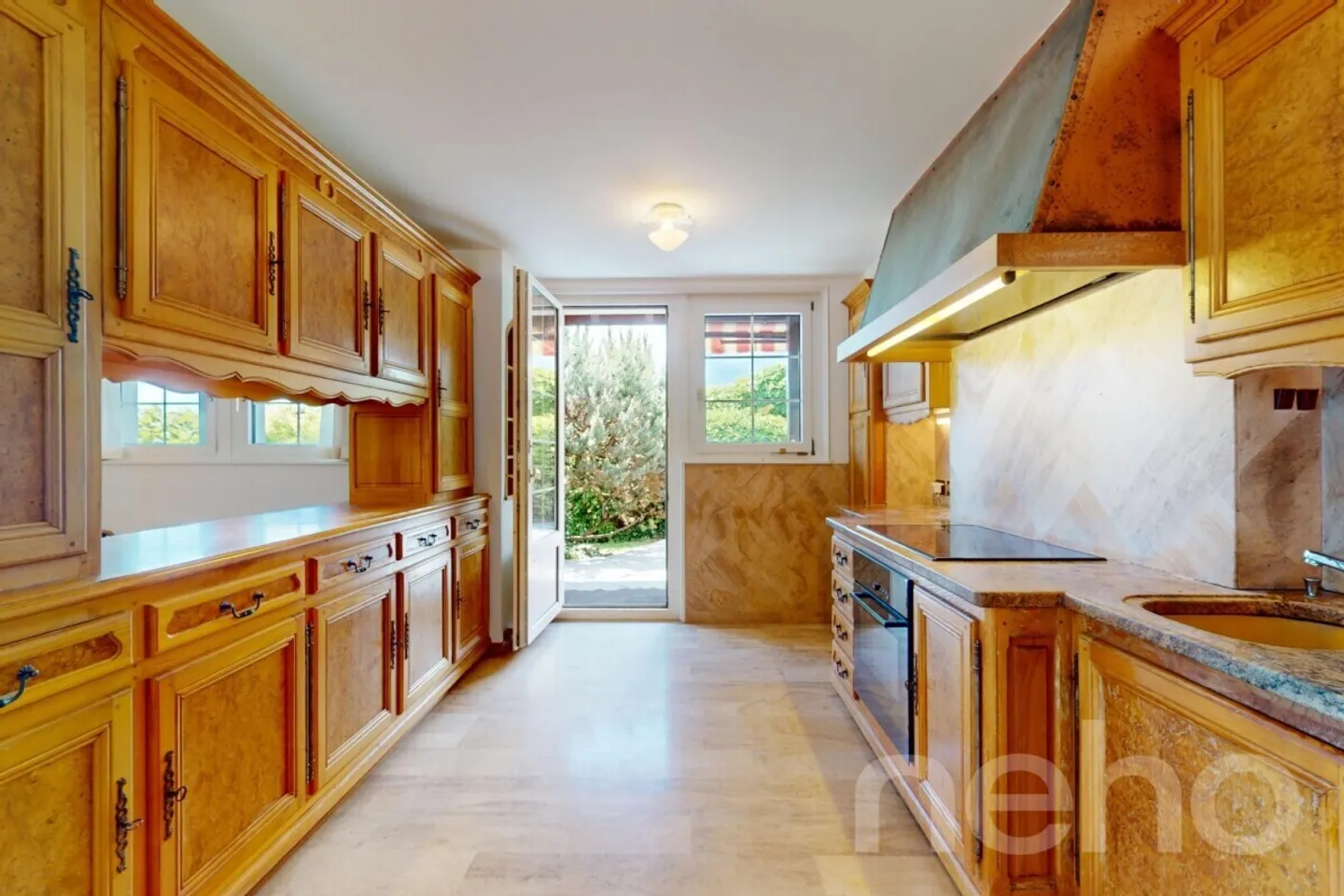 Charme und Raum: Haus mit freiem Blick auf See und Berge - Foto 7 von 13