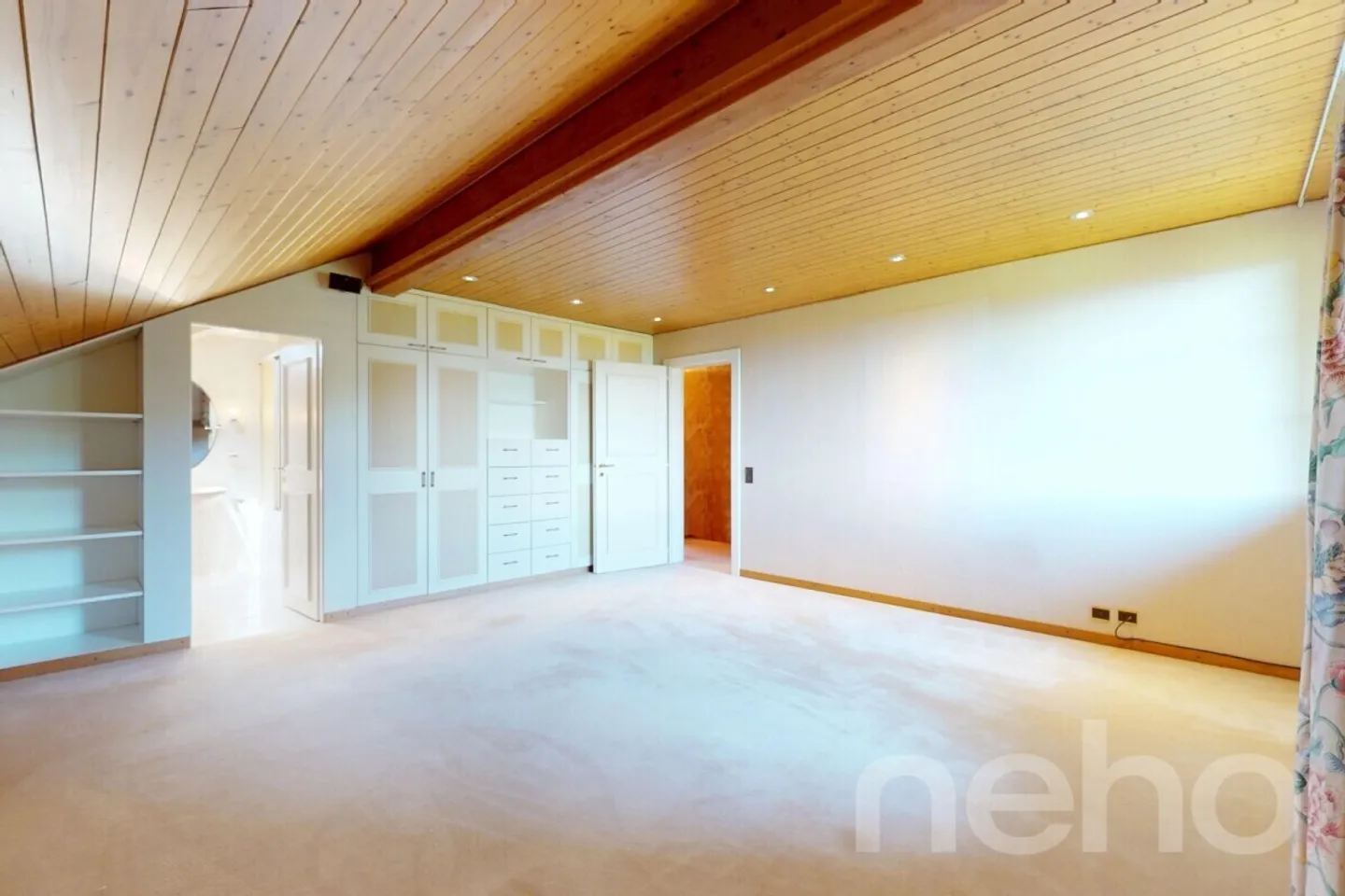 Charme und Raum: Haus mit freiem Blick auf See und Berge - Foto 8 von 13