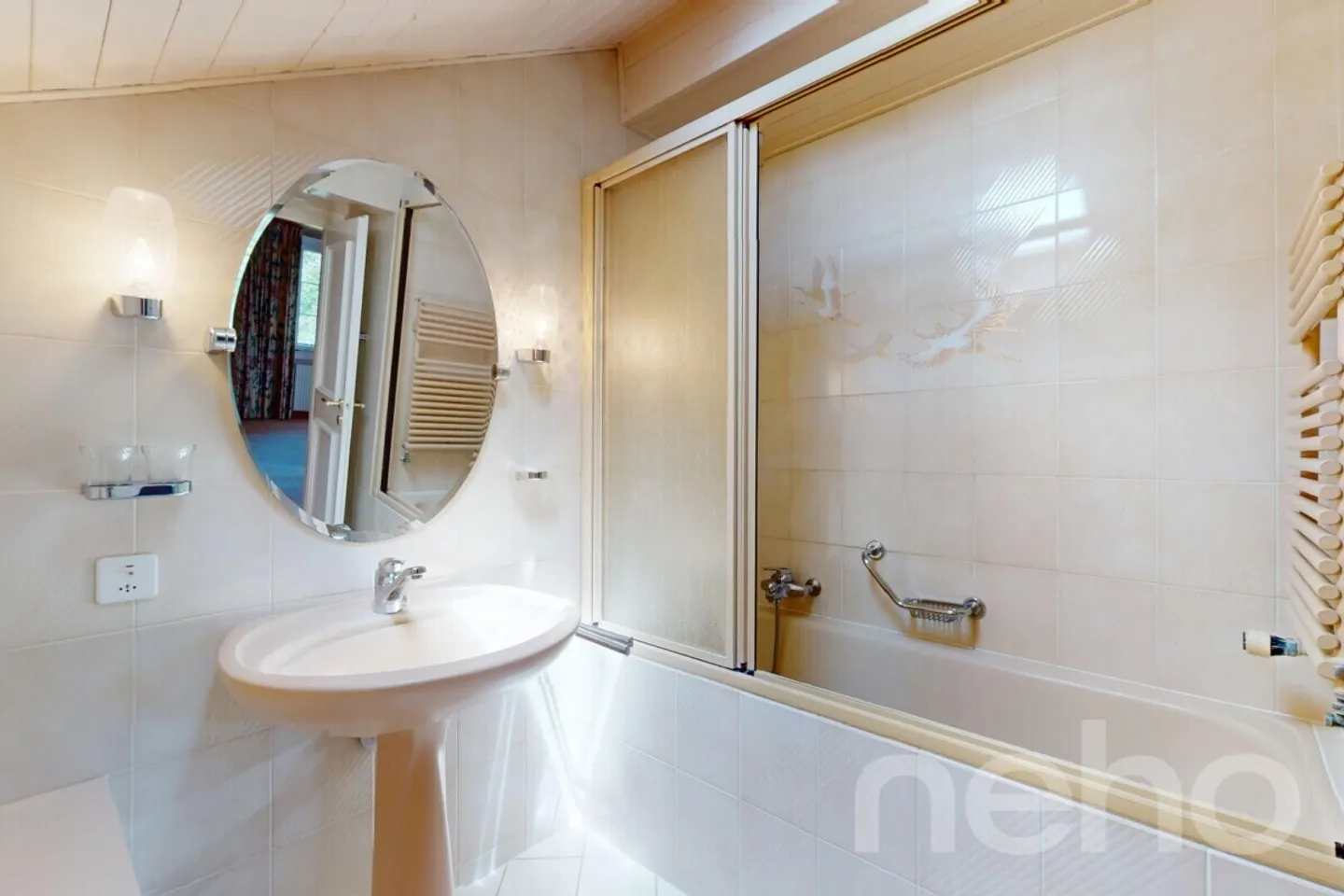 Charme und Raum: Haus mit freiem Blick auf See und Berge - Foto 11 von 13