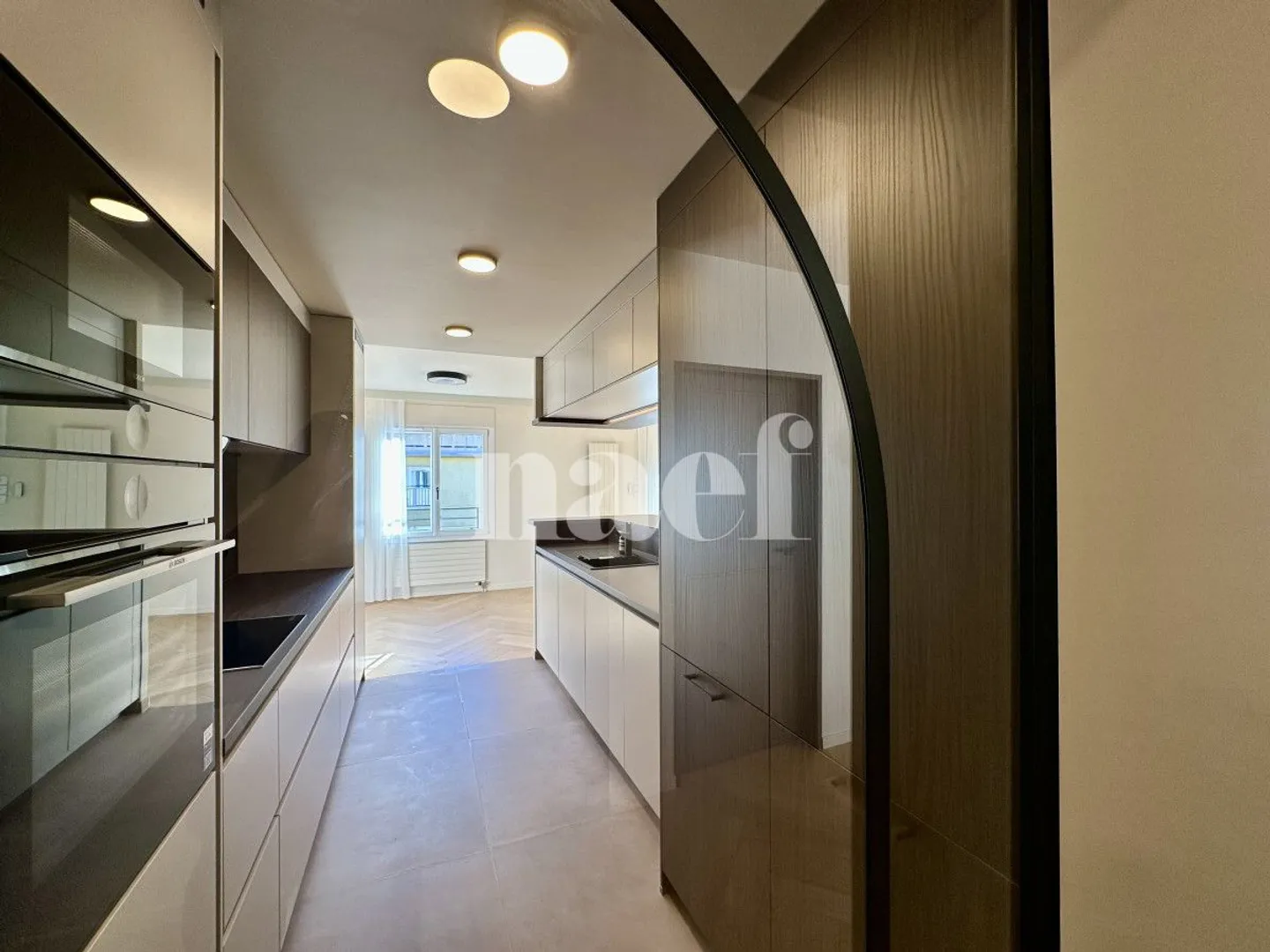 Appartement 6 pièces - Photo 3 sur 13