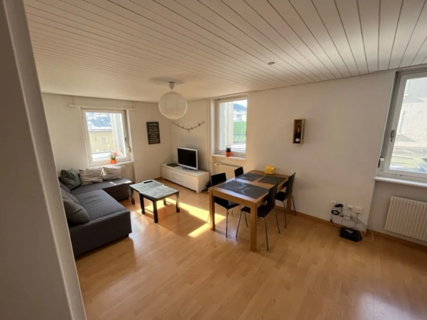 Camera arredata in un appartamento condiviso luminoso e accogliente, tutte le spese incluse - Foto 3 di 5