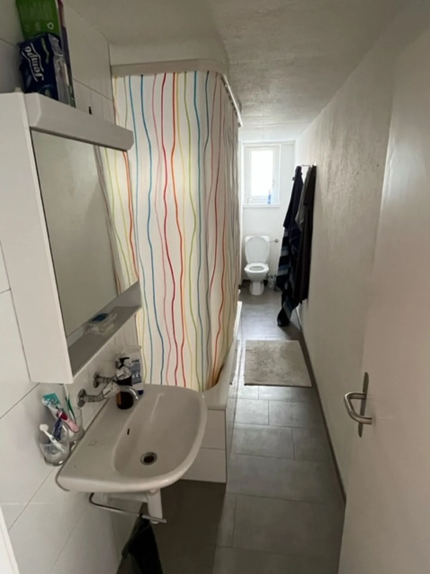 Camera arredata in un appartamento condiviso luminoso e accogliente, tutte le spese incluse - Foto 5 di 5