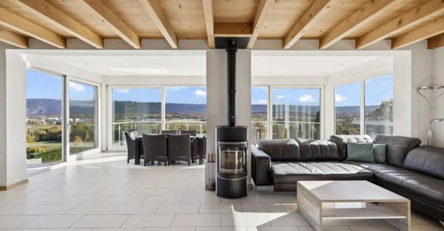 Detached 9-room villa with panoramic views - Photo 3 of 11