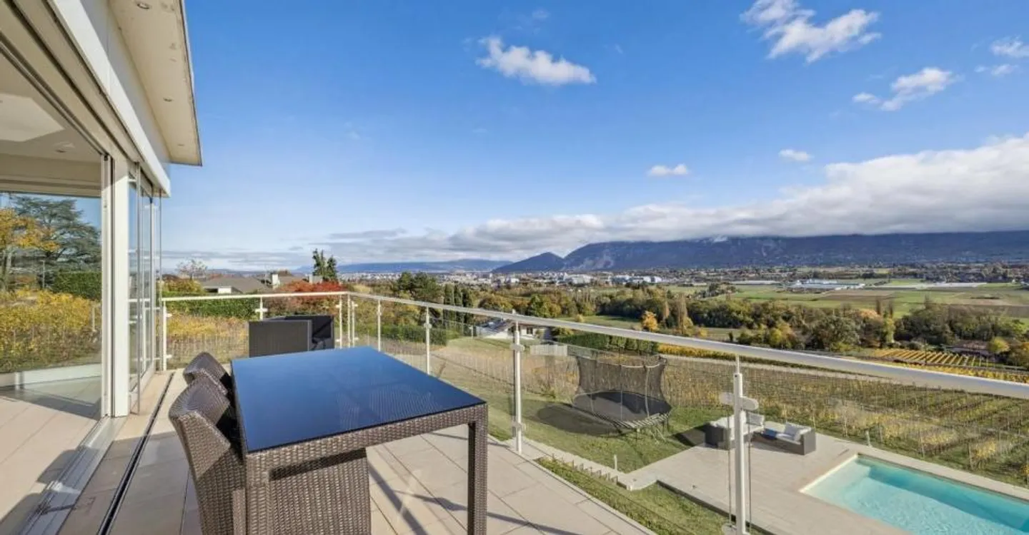 Detached 9-room villa with panoramic views - Photo 7 of 11