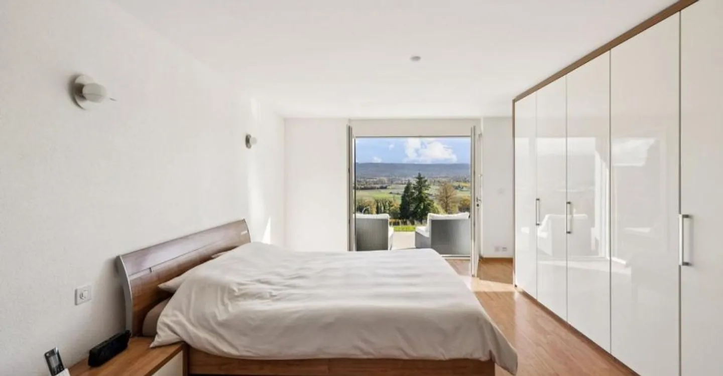 Detached 9-room villa with panoramic views - Photo 8 of 11