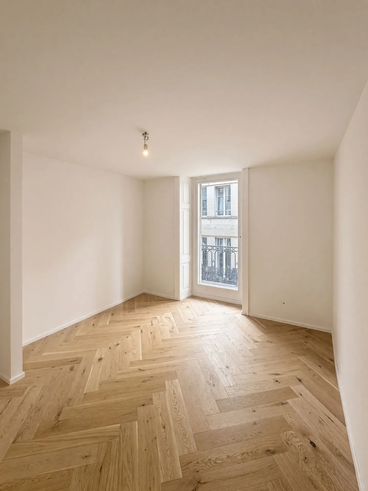 Im Herzen von Freiburg! Herrliche 2,5-Zimmer-Wohnung mit zwei Balkonen - Foto 6 von 8