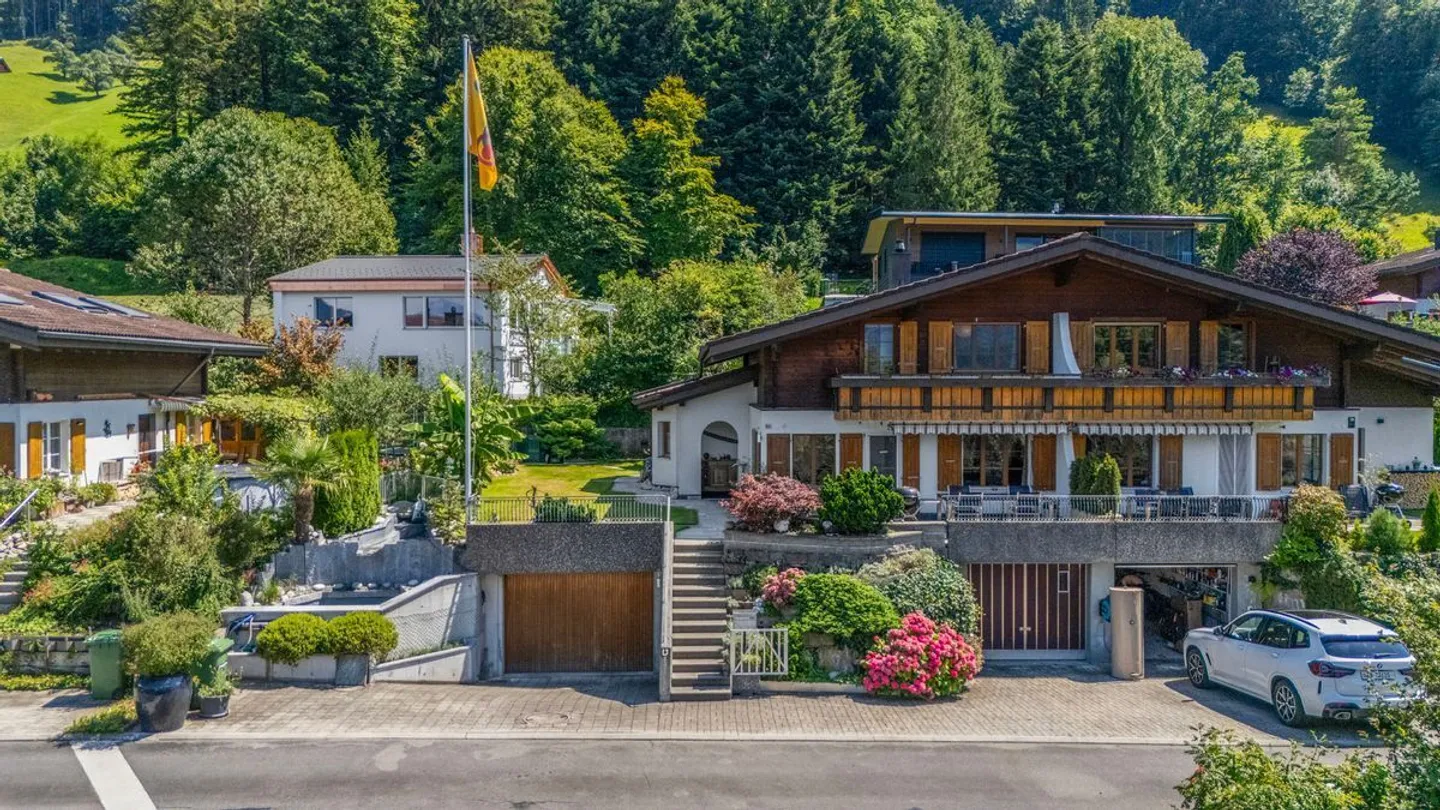 Charmantes Doppeleinfamilienhaus mit Aussicht - Foto 10 von 13