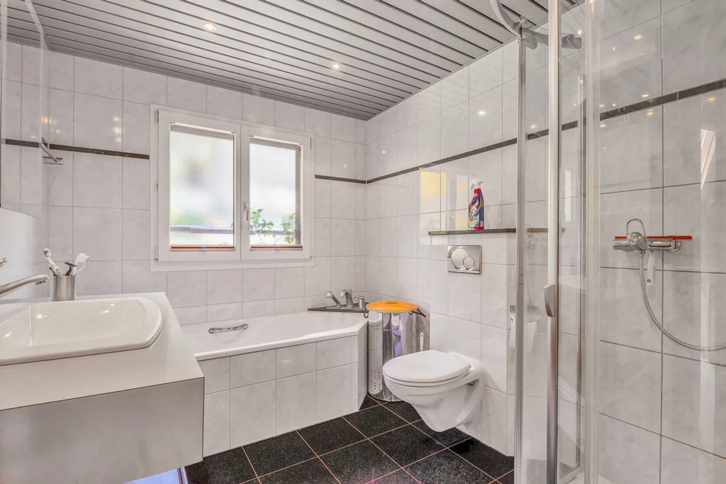 Charmantes Doppeleinfamilienhaus mit Aussicht - Foto 13 von 13
