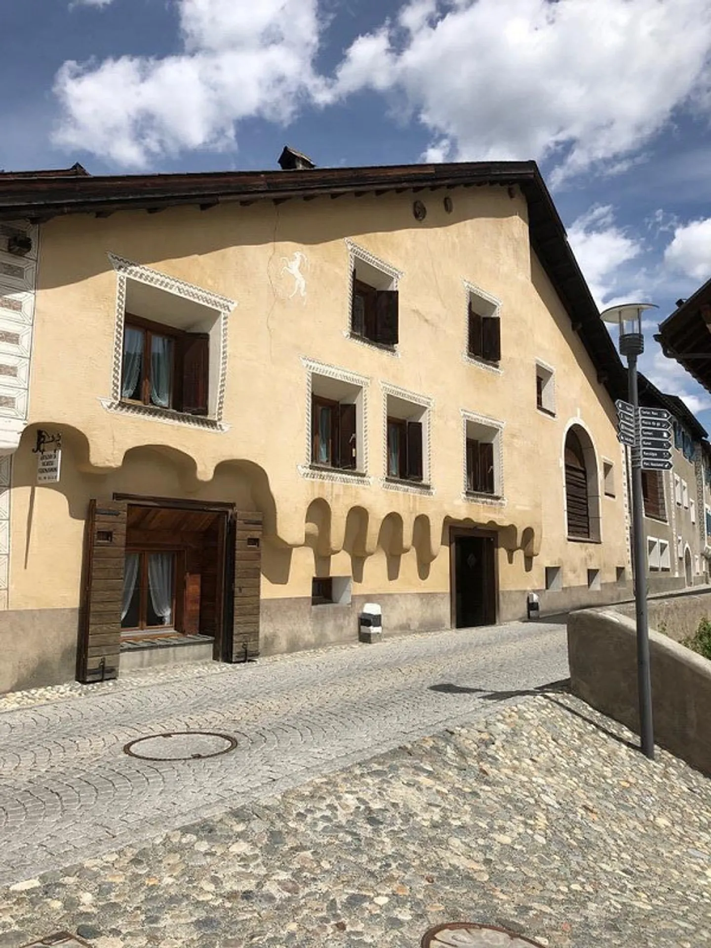 Vivre dans une maison historique de l'Engadine - Photo 1 sur 7