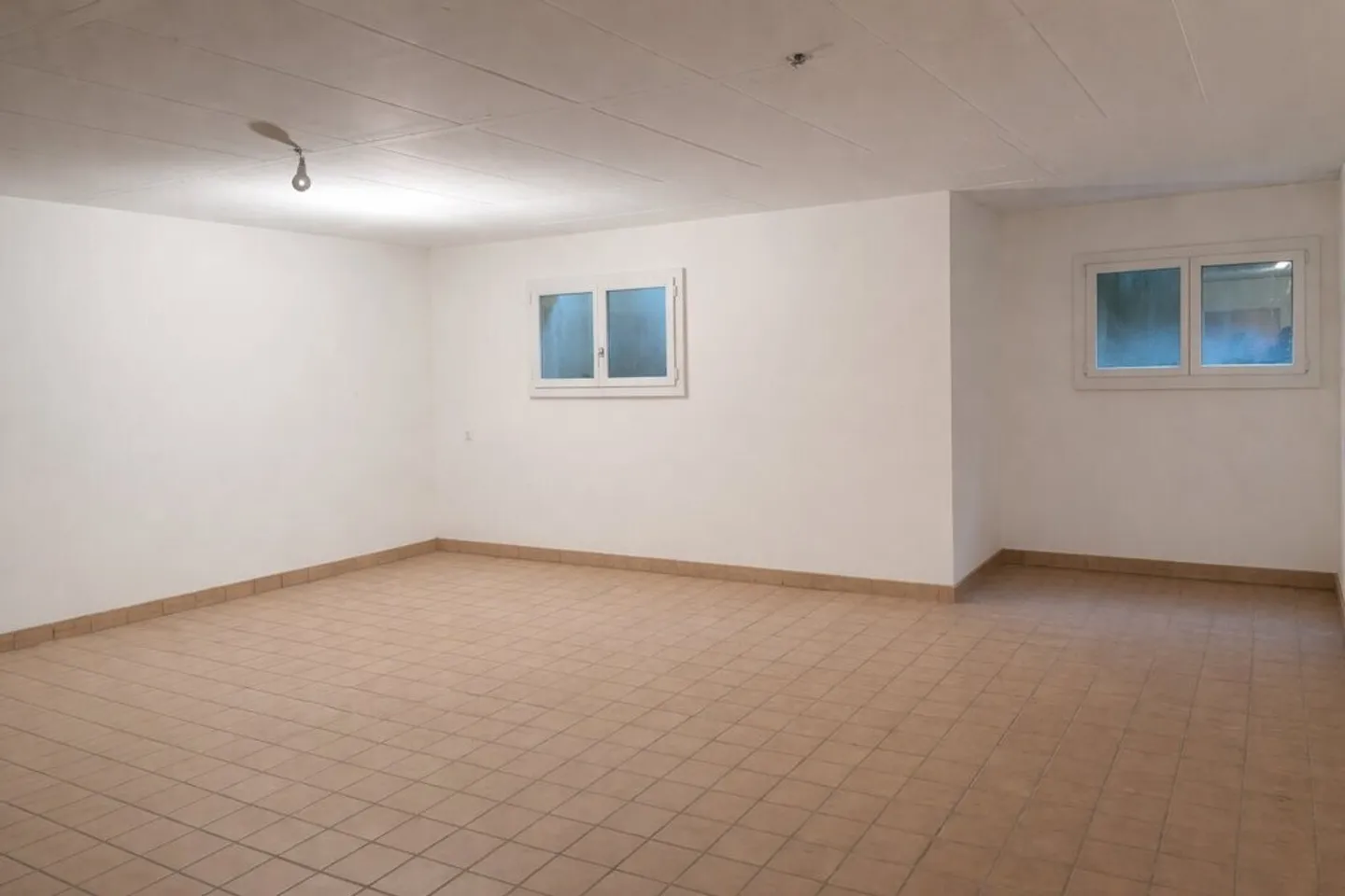 Spacious storage for rent in Marly! - Photo 1 of 3