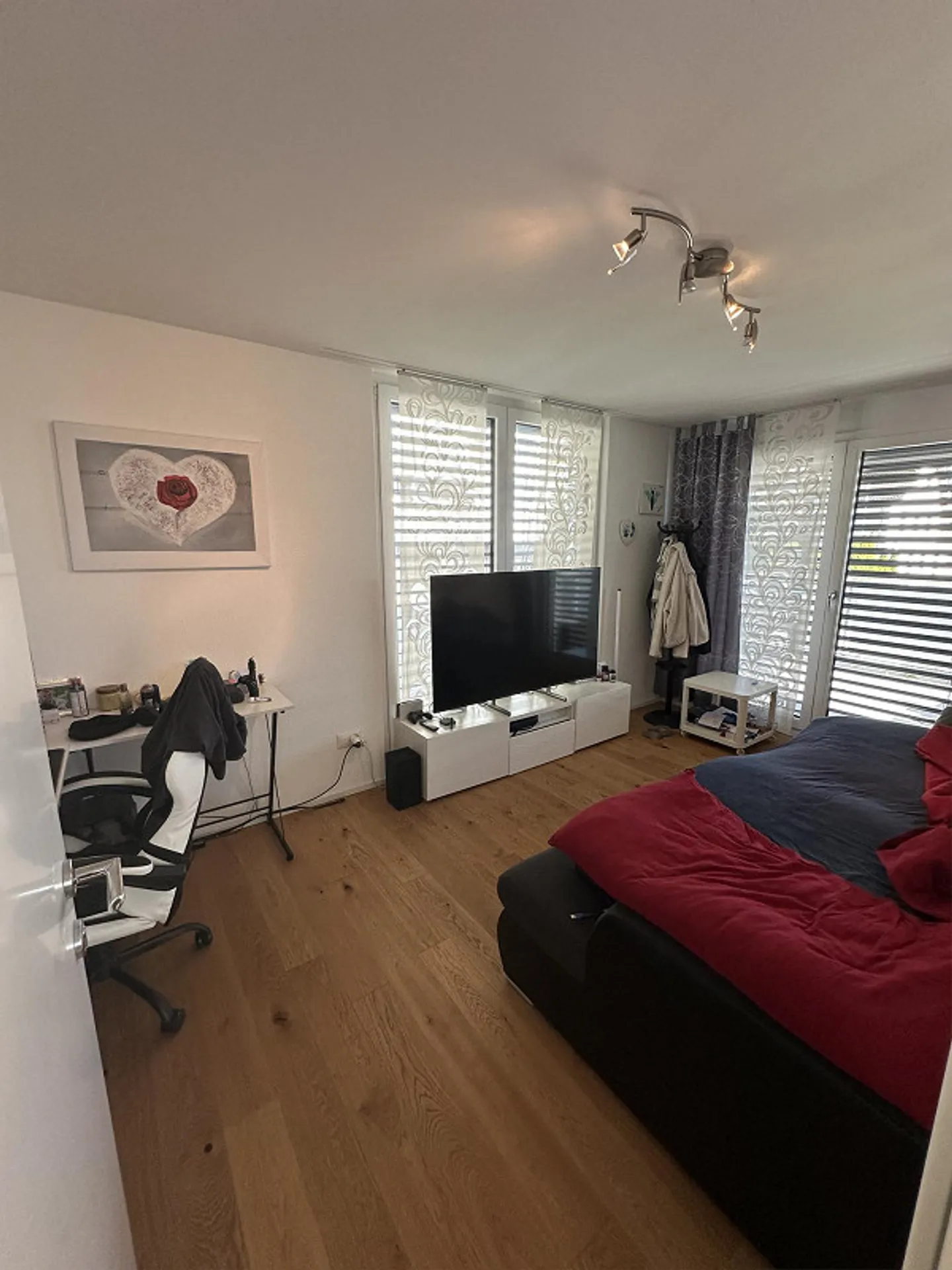 Family-friendly 6.5-room single-family house with spacious garden in a central location - Photo 7 of 14