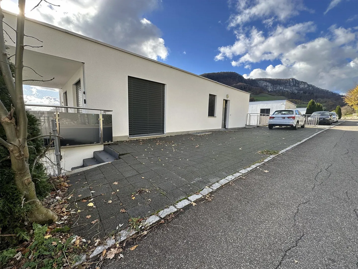 Family-friendly 6.5-room single-family house with spacious garden in a central location - Photo 13 of 14