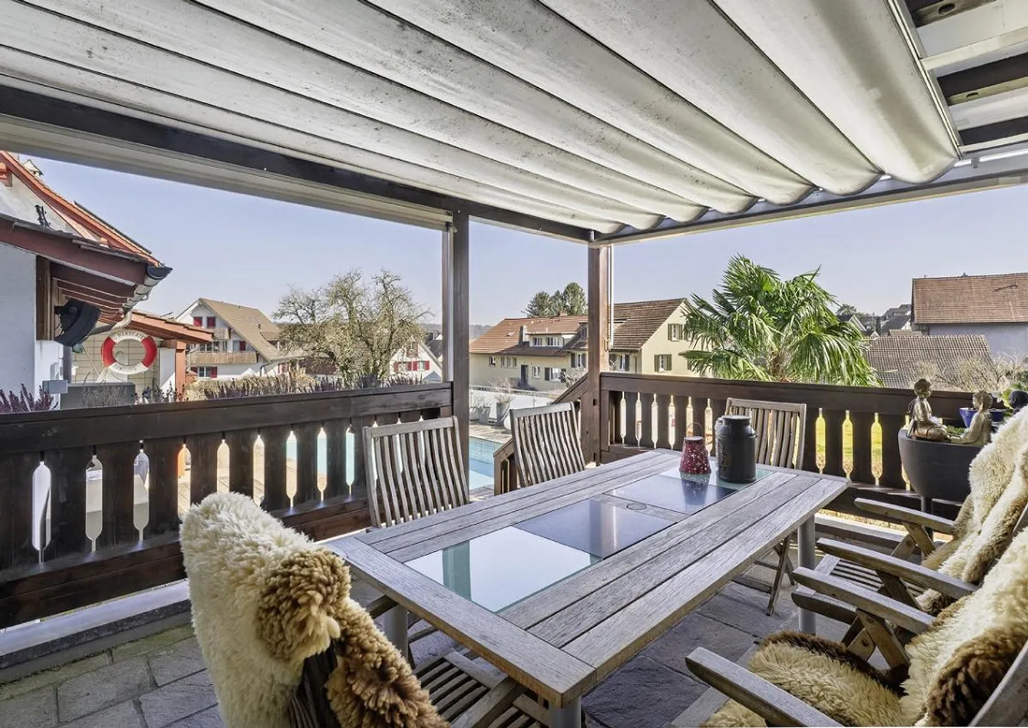 Luxushaus mit Pool und Garten - Foto 2 von 8