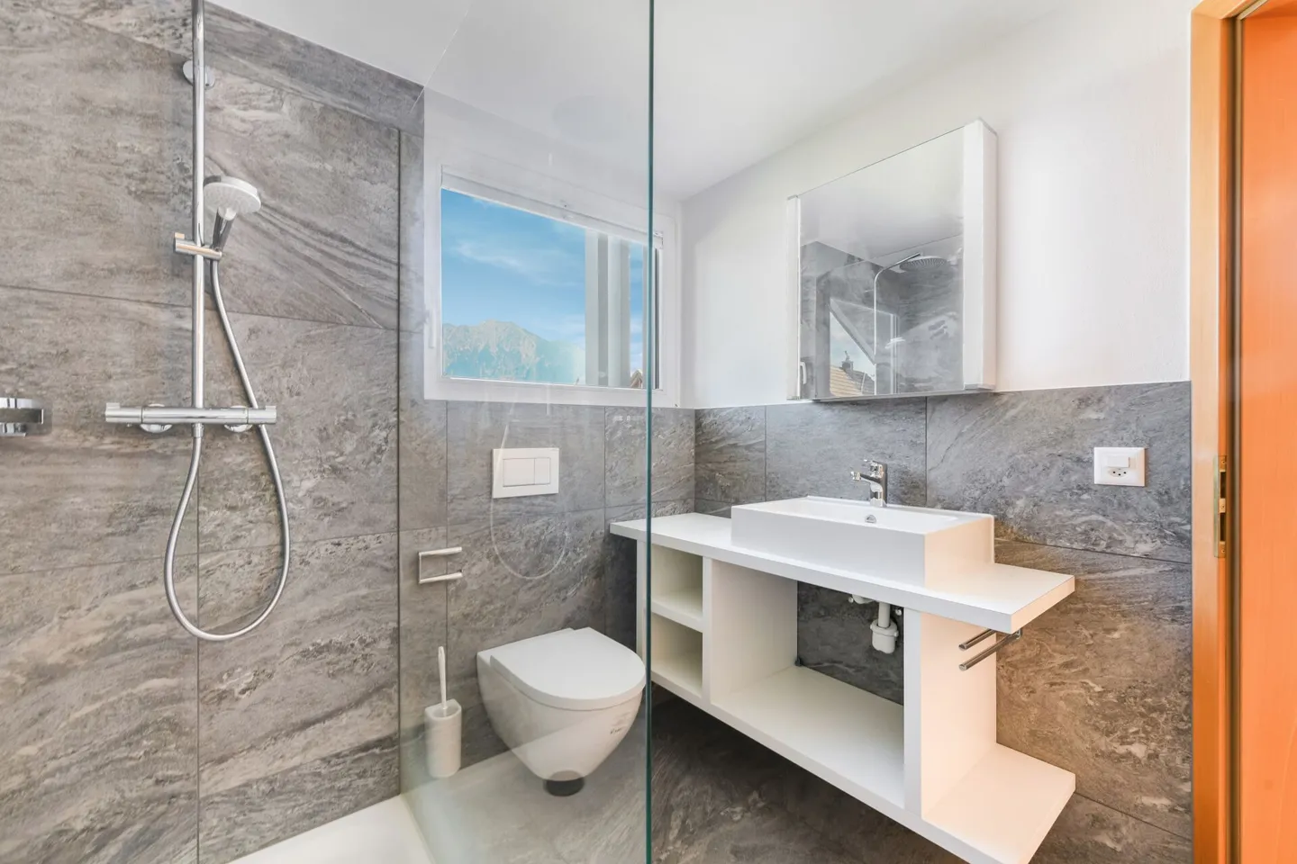 Maison individuelle attrayante de 4,5 pièces pour couples ou petites familles - Photo 8 sur 11