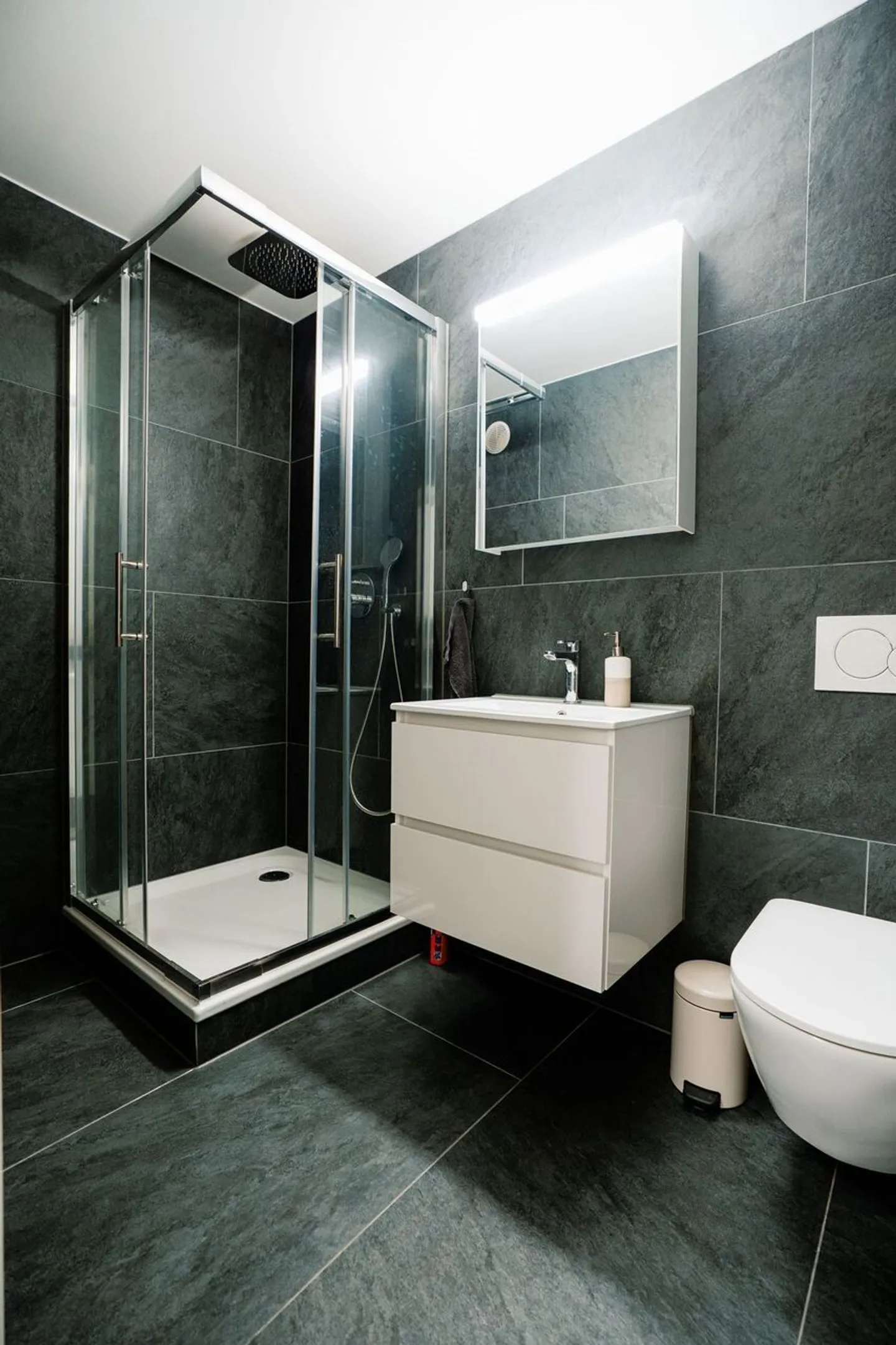 Showroom an bester Lage im Kanton Zug - Foto 8 von 11