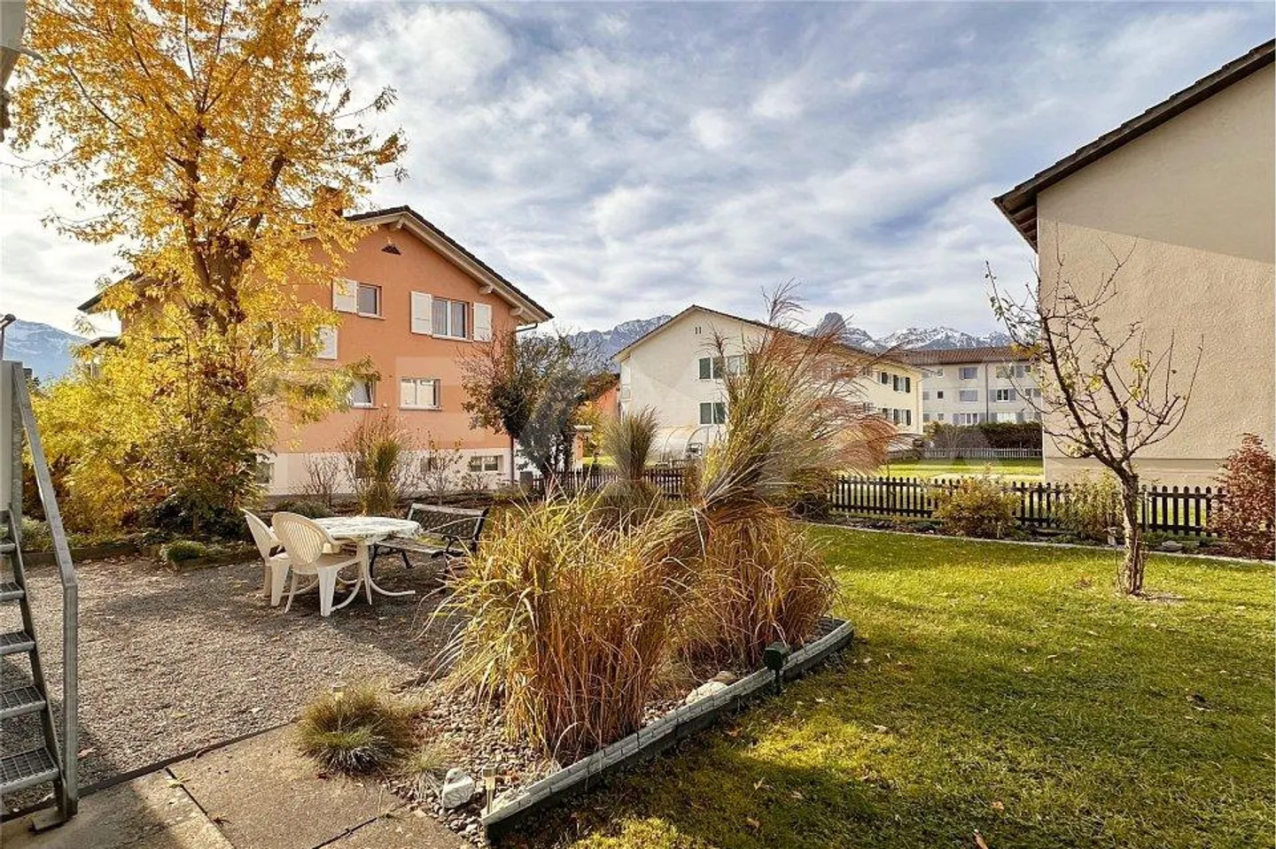 Well-maintained two-family house with existing tenants in a quiet... - Photo 11 of 13