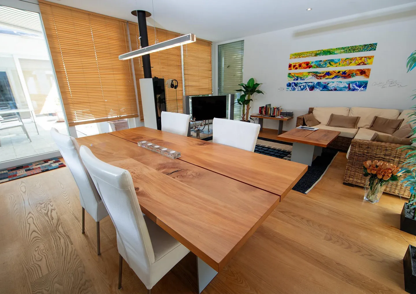 Casa atrio con piscina e grande impianto fotovoltaico - Foto 4 di 23