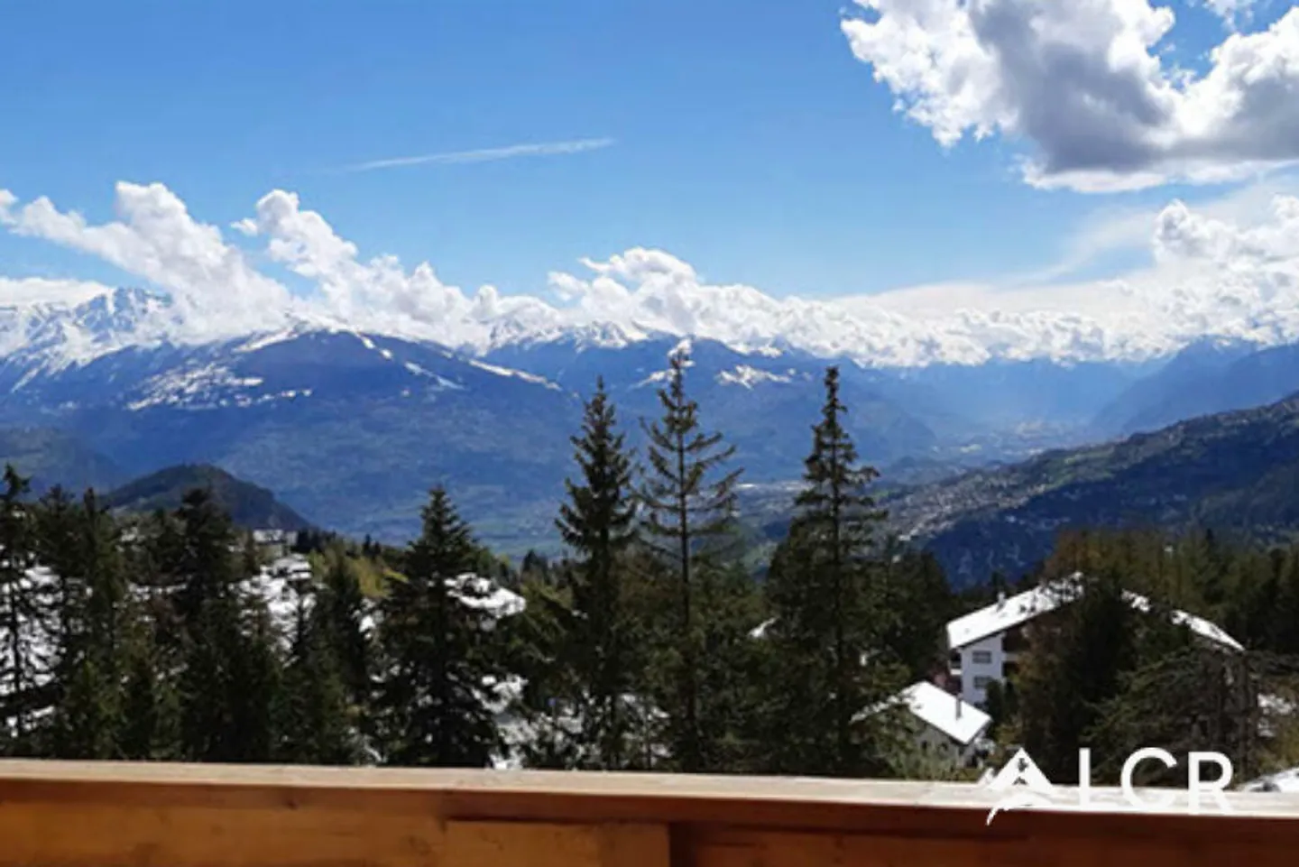 Beautiful 3.5-room apartment in Crans - Photo 1 of 13