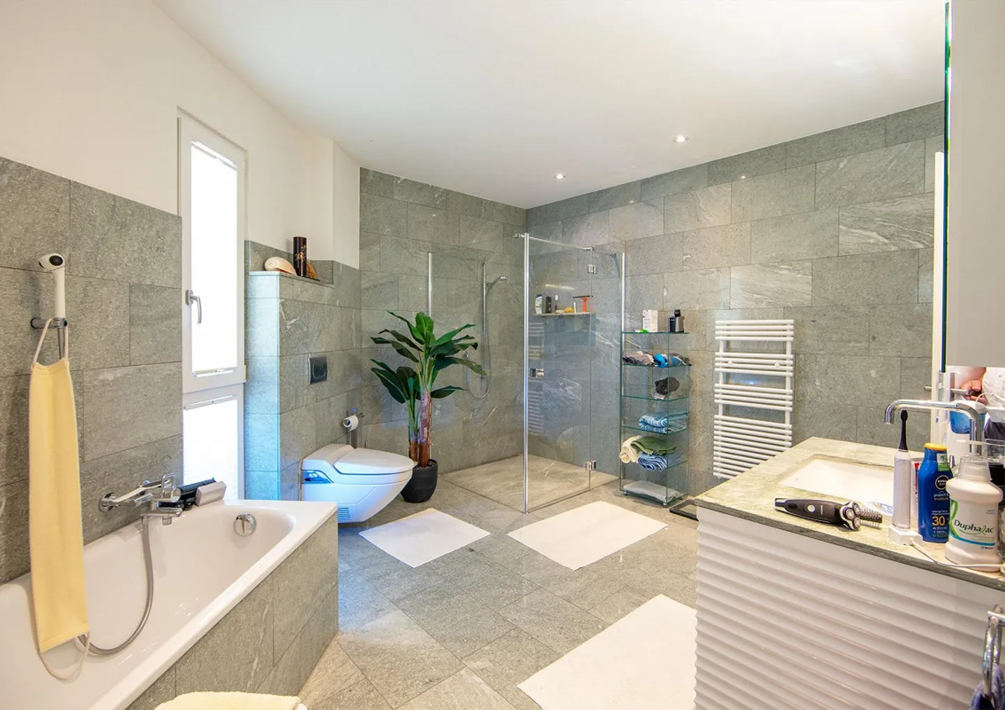 Casa atrio con piscina e grande impianto fotovoltaico - Foto 11 di 23