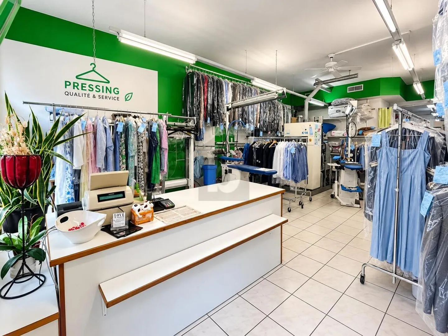EINGEGRIFFENES GESCHÄFT MIT TREUER KUNDEN - Foto 2 von 6