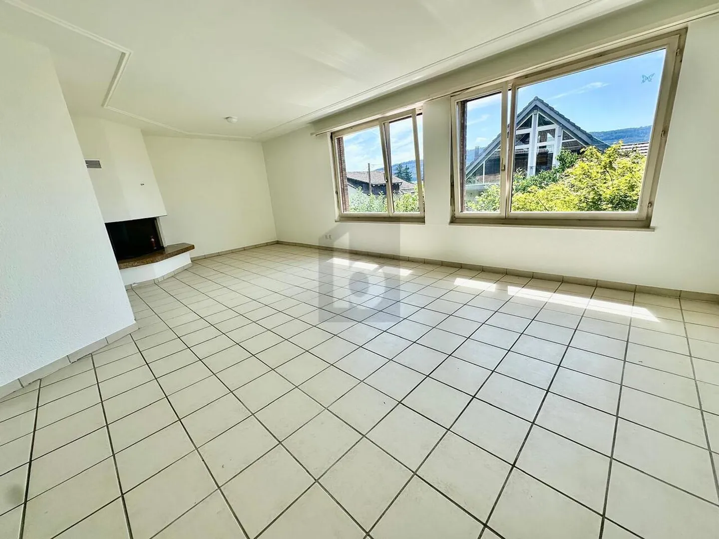 Family-friendly with fireplace and garden! - Photo 3 of 6