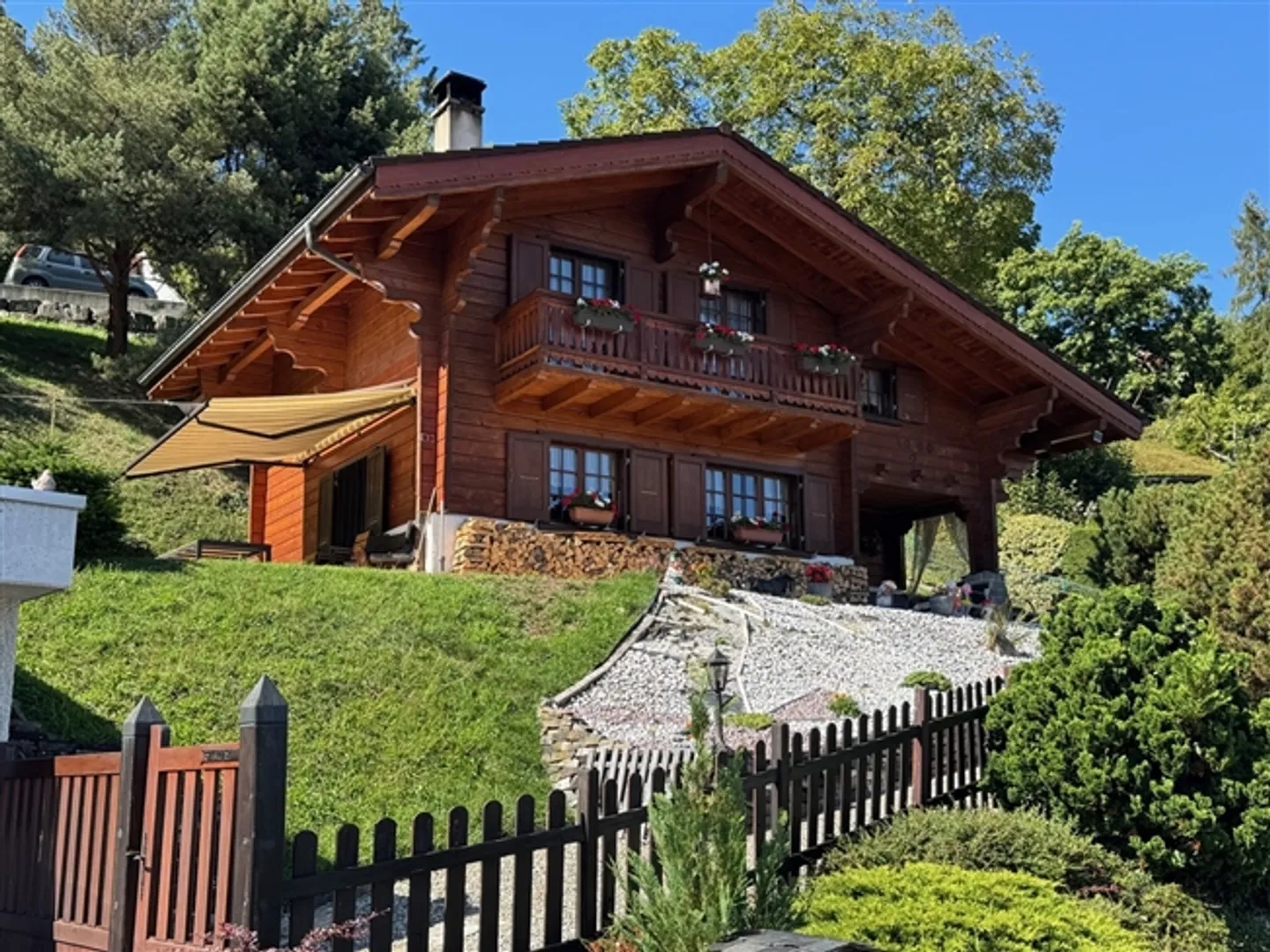 Chalet - 4.5 Rooms - Chemex (Troistorrents) - SOLE AGENT - Photo 2 of 13