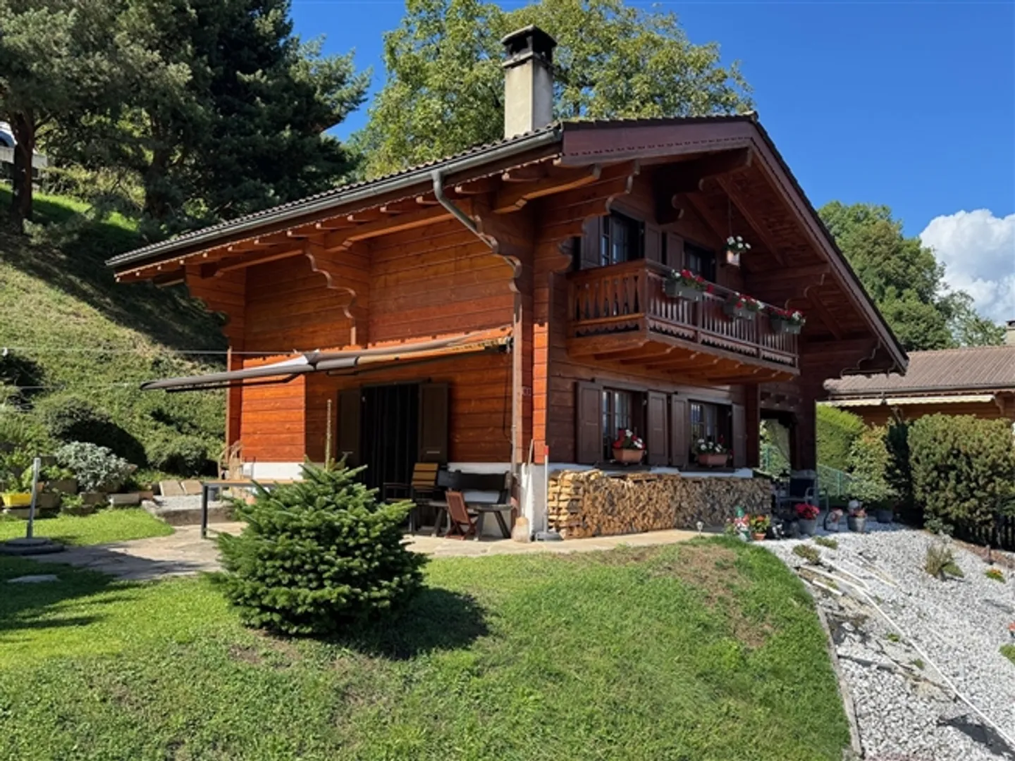 Chalet - 4.5 Rooms - Chemex (Troistorrents) - SOLE AGENT - Photo 3 of 13