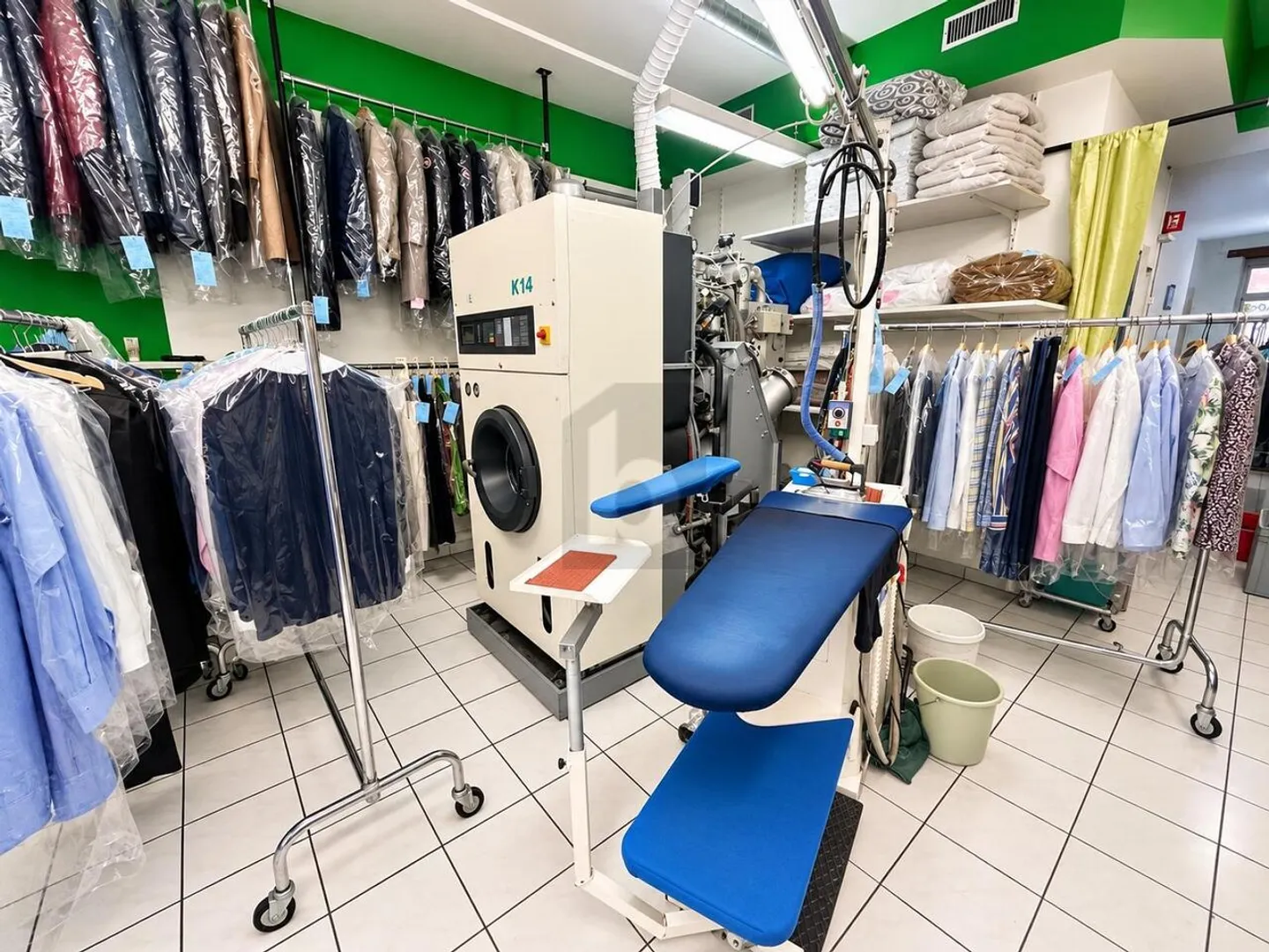 EINGEGRIFFENES GESCHÄFT MIT TREUER KUNDEN - Foto 5 von 6