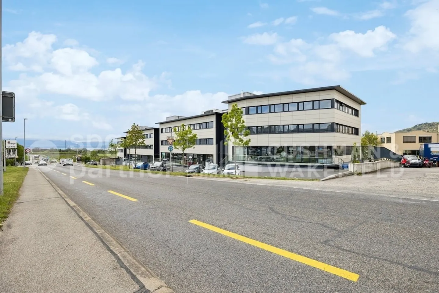 Gewerbefläche mit Terrasse - Foto 1 von 11