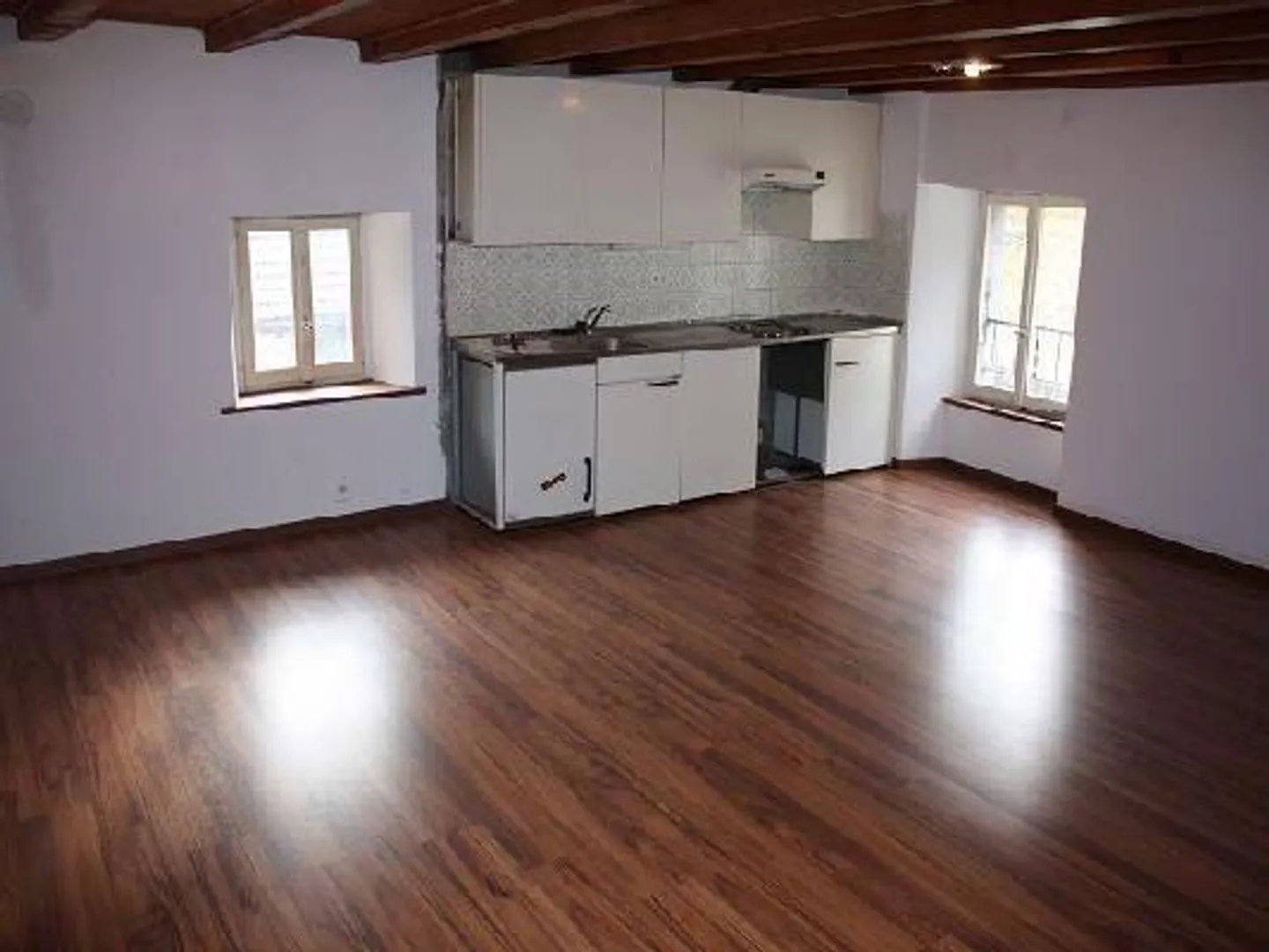 Casa di villaggio 8 1/2 stanze con grande giardino - Foto 3 di 5