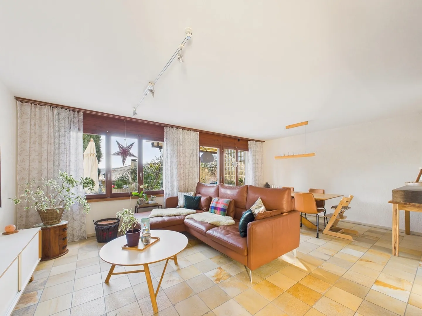 Maison 6.5 pièces - Foto 1 von 13