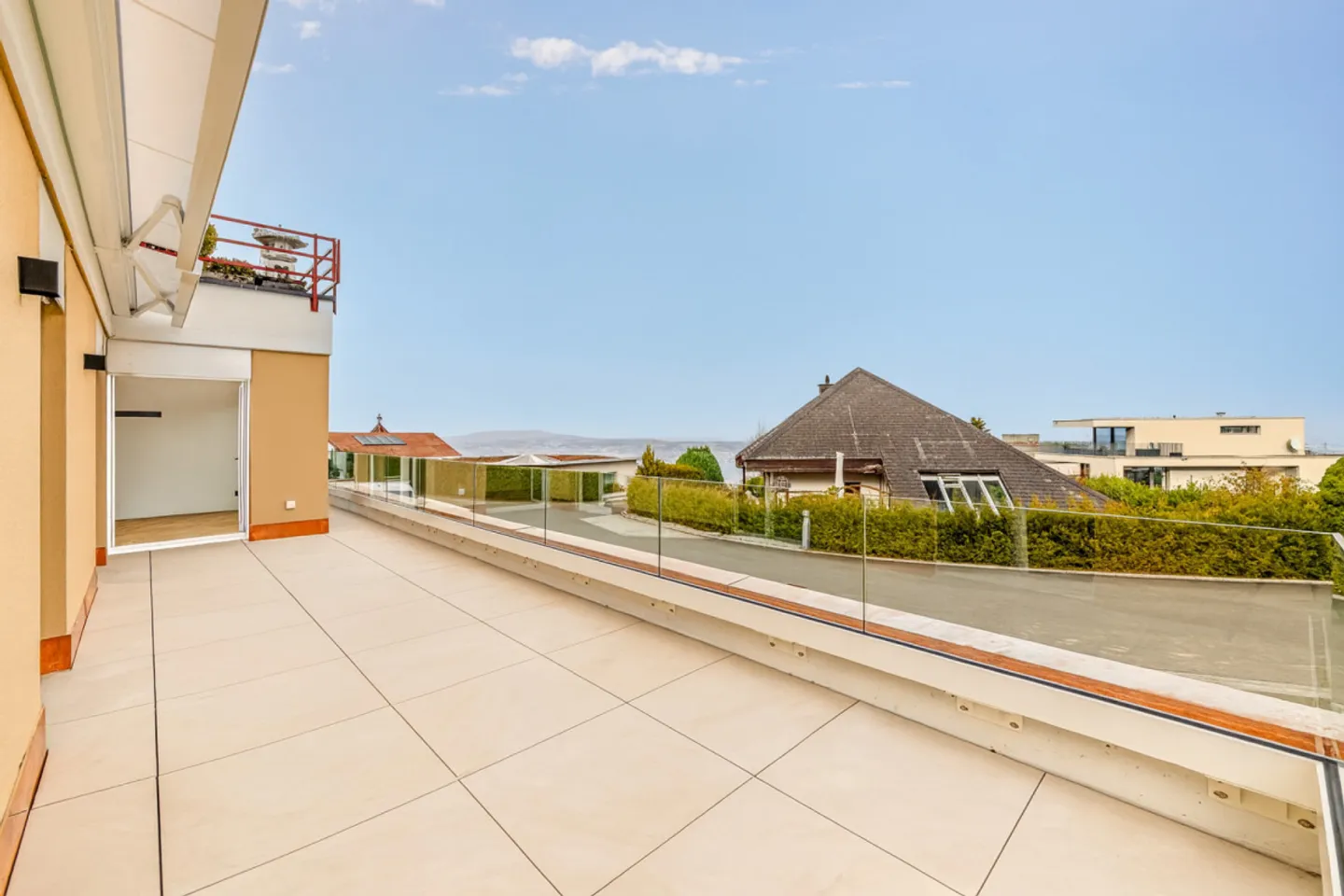 Luxurious & completely renovated 4.5-room terrace apartment at the gateway to Central Switzerland - Photo 11 of 12