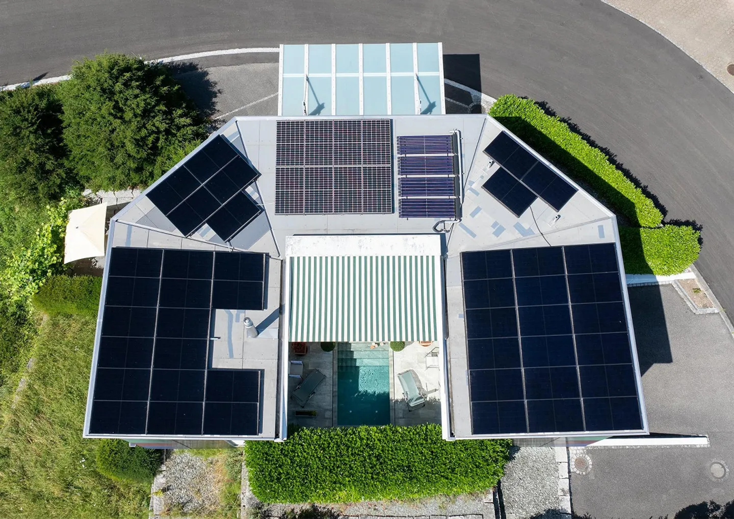 Casa atrio con piscina e grande impianto fotovoltaico - Foto 23 di 23