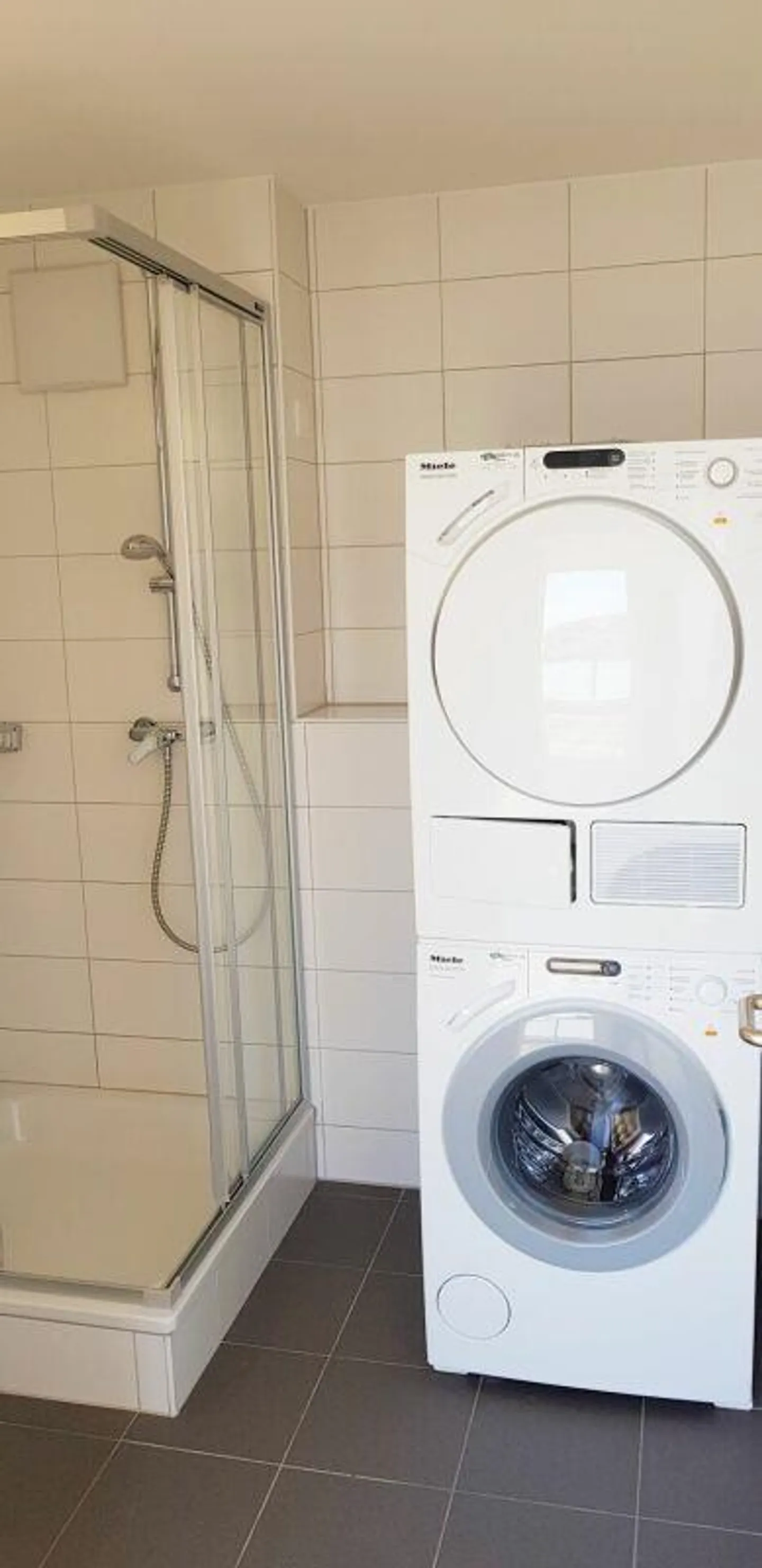 Welcome Home! - Huge Terrace, Open Kitchen, Private Laundry... - Photo 5 of 9