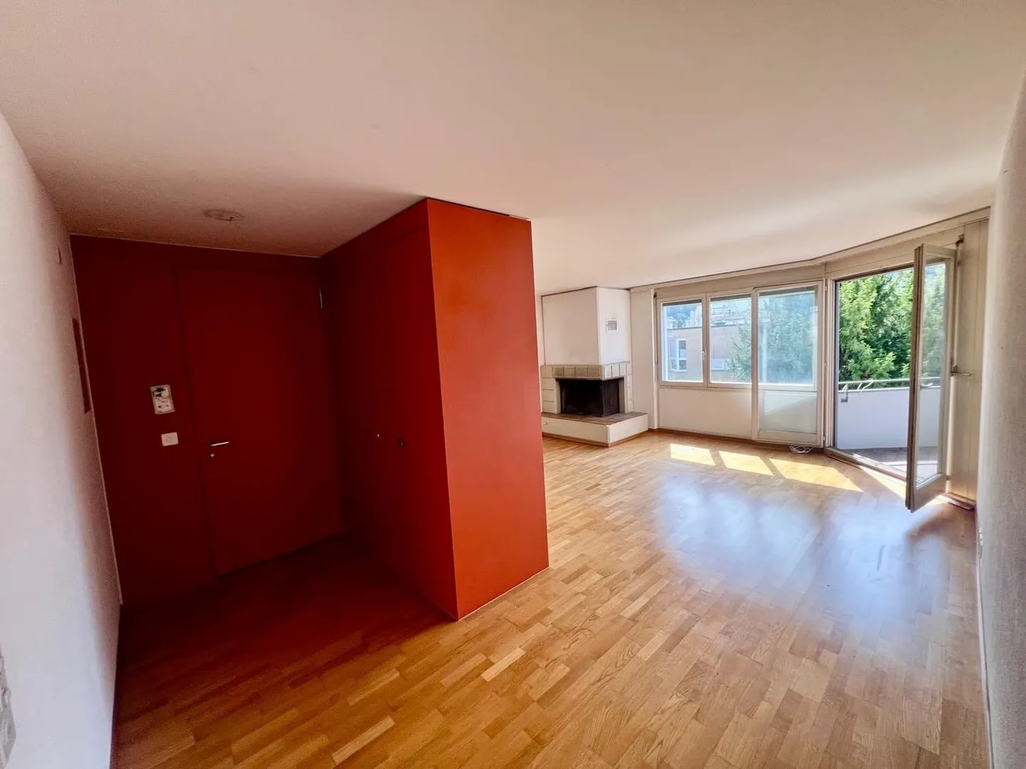 Spacious living on 110 m² with balcony - Photo 2 of 15