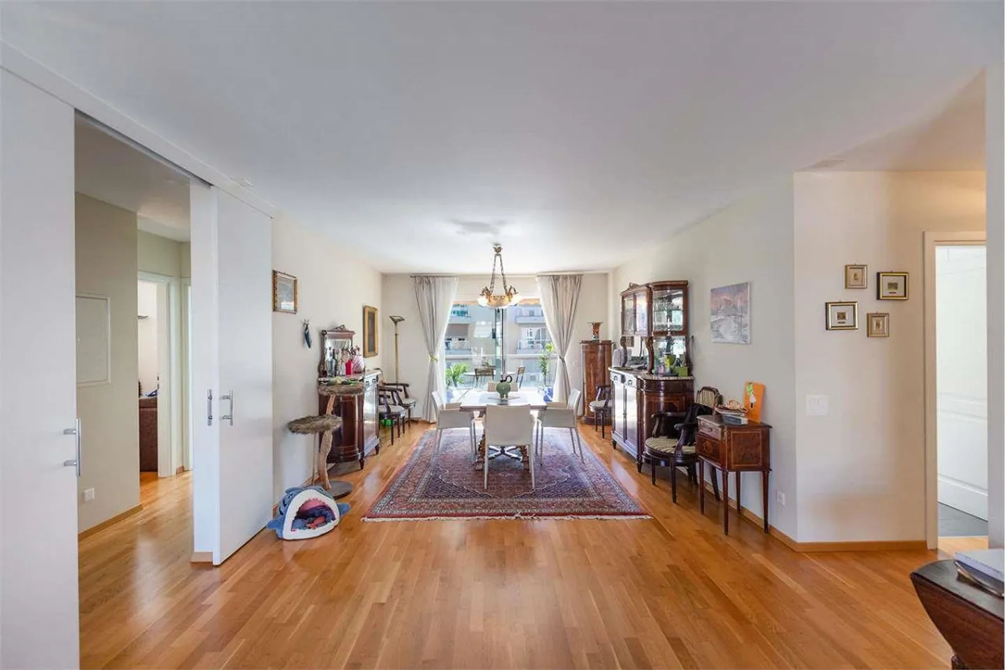 Lugano: ampio 4,5 loc. con vista aperta - Foto 3 di 8